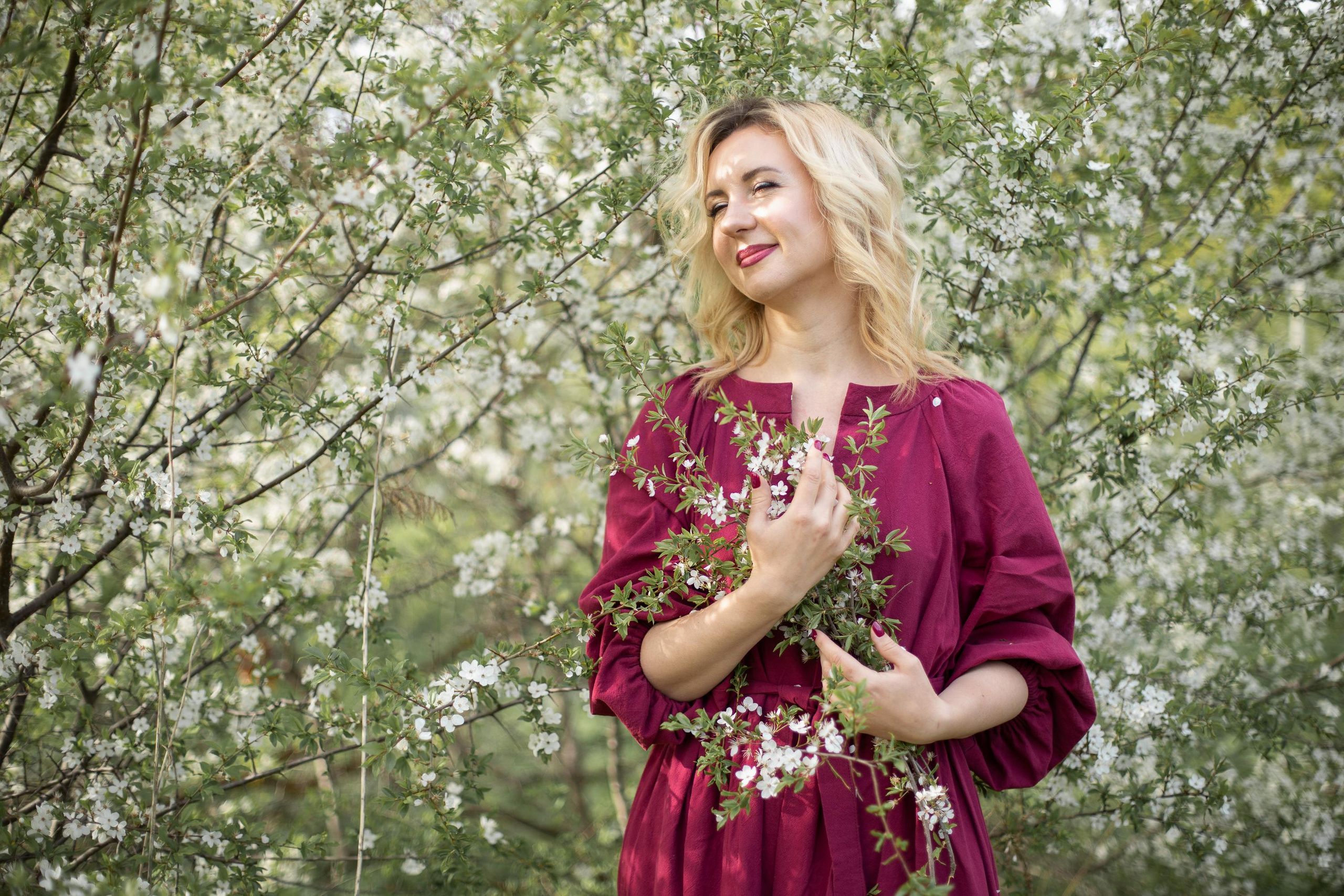 Ирина в цветении. Женский семейный фотограф Тула Москва Захарова Анна