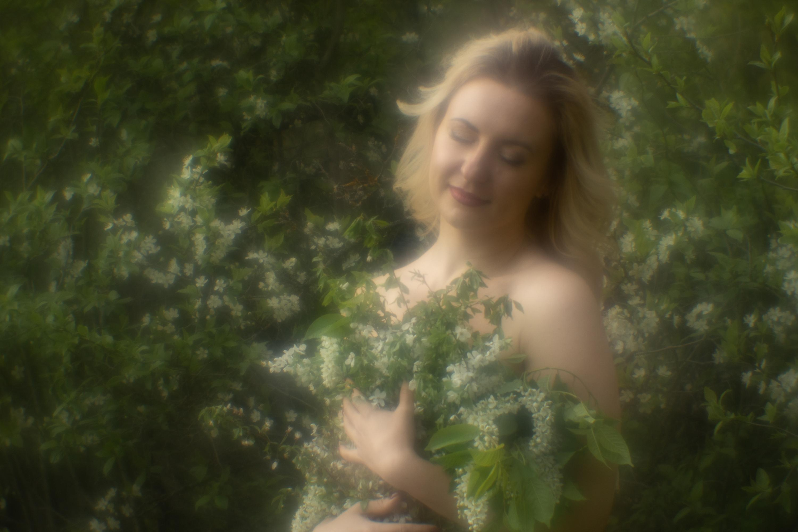 Ирина в цветении. Женский семейный фотограф Тула Москва Захарова Анна