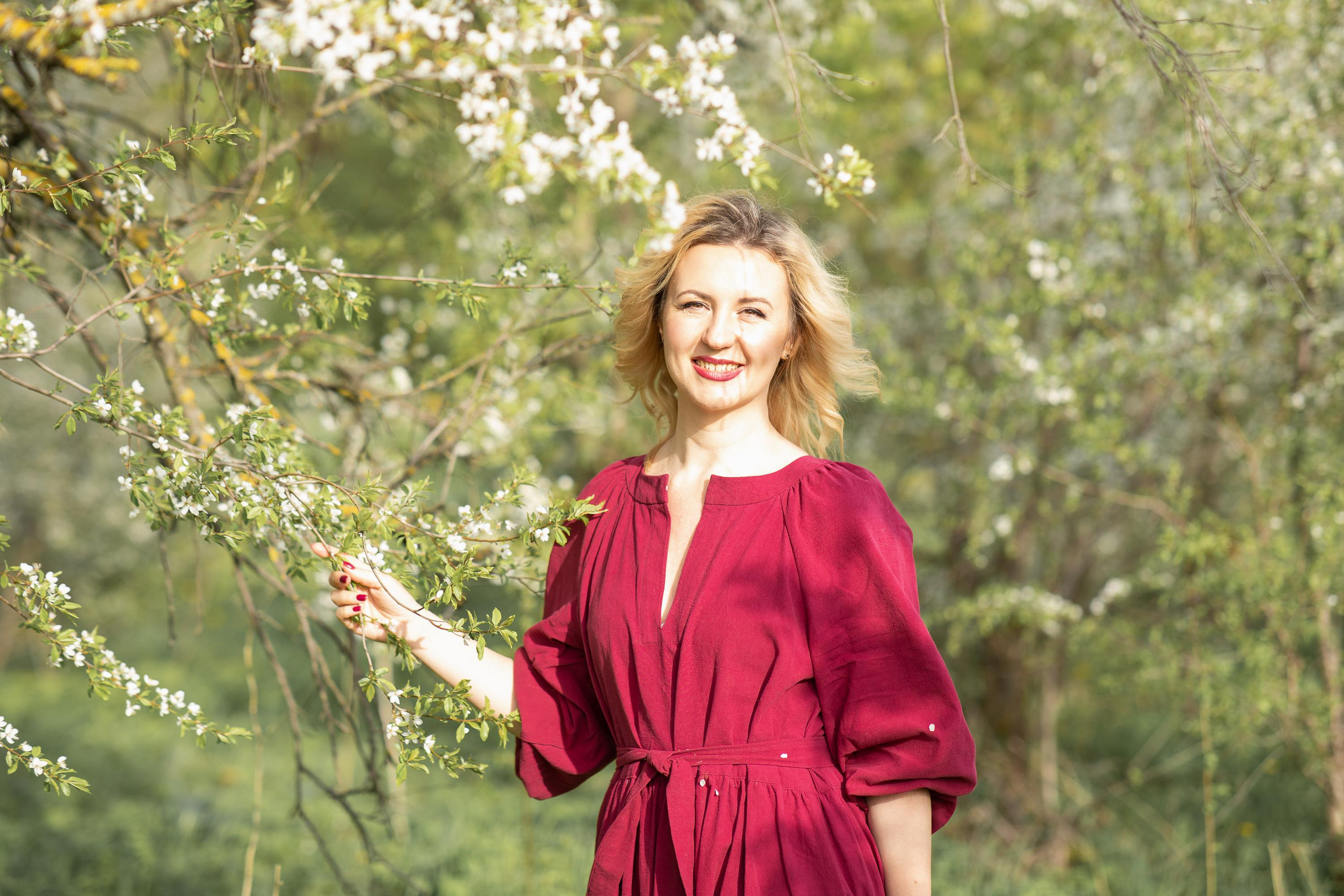 Ирина в цветении. Женский семейный фотограф Тула Москва Захарова Анна