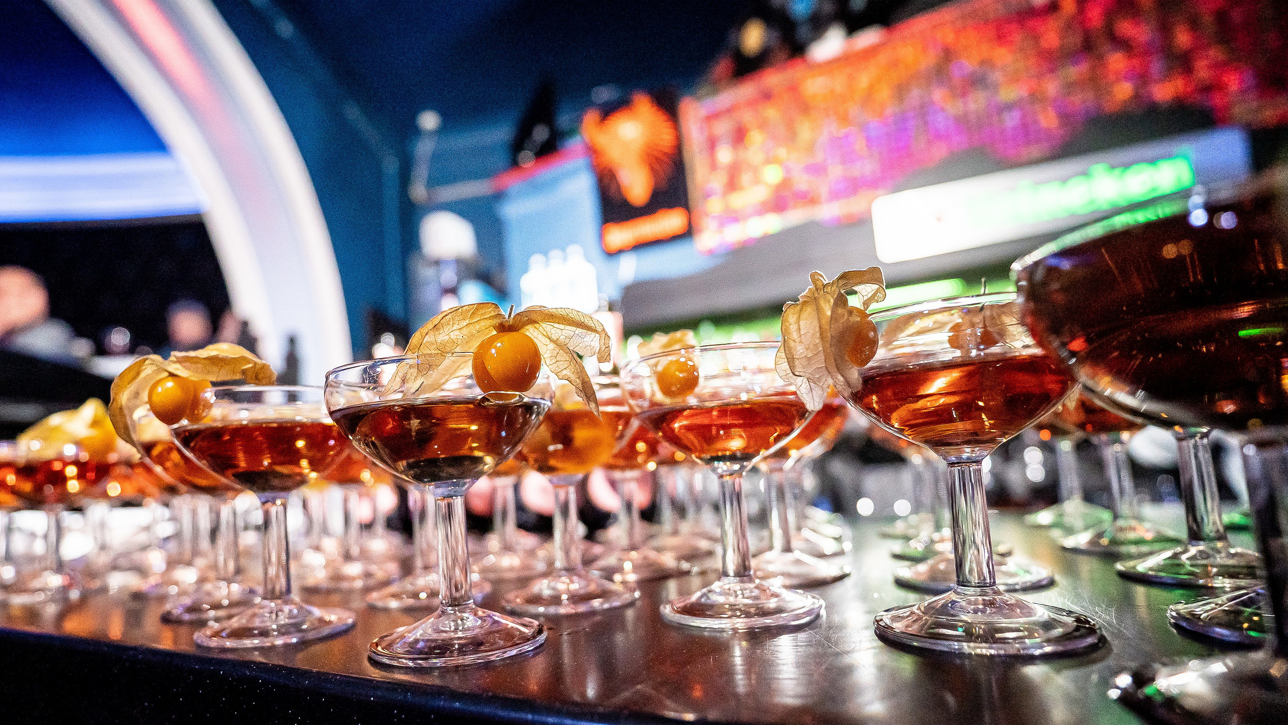 Контент съемка под ключ. Световое шоу / Москва и Мо