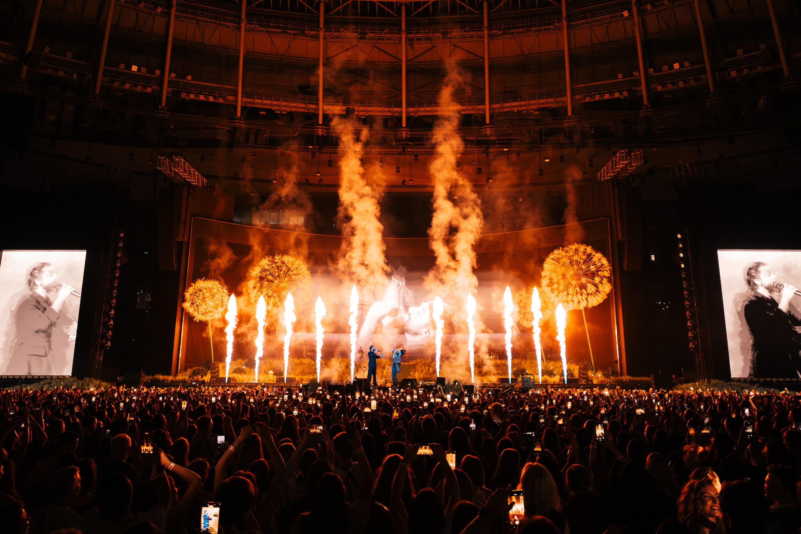 МОТ В ВТБ АРЕНЕ 31.08.25. Концертный и репортажный фотограф в Москве и Санкт-Петербурге Мария
