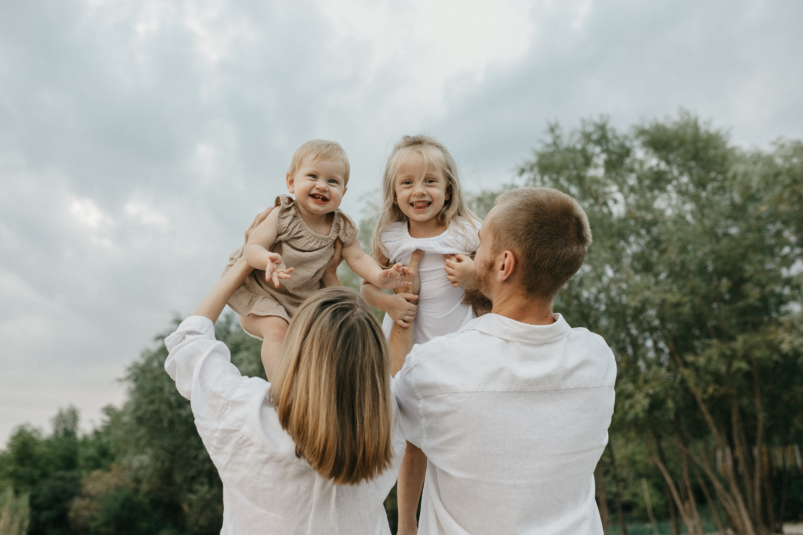 Вика и Саша (Вера и Люба). Семейный фотограф в г. Ростову-на-Дону Козлова Евгения