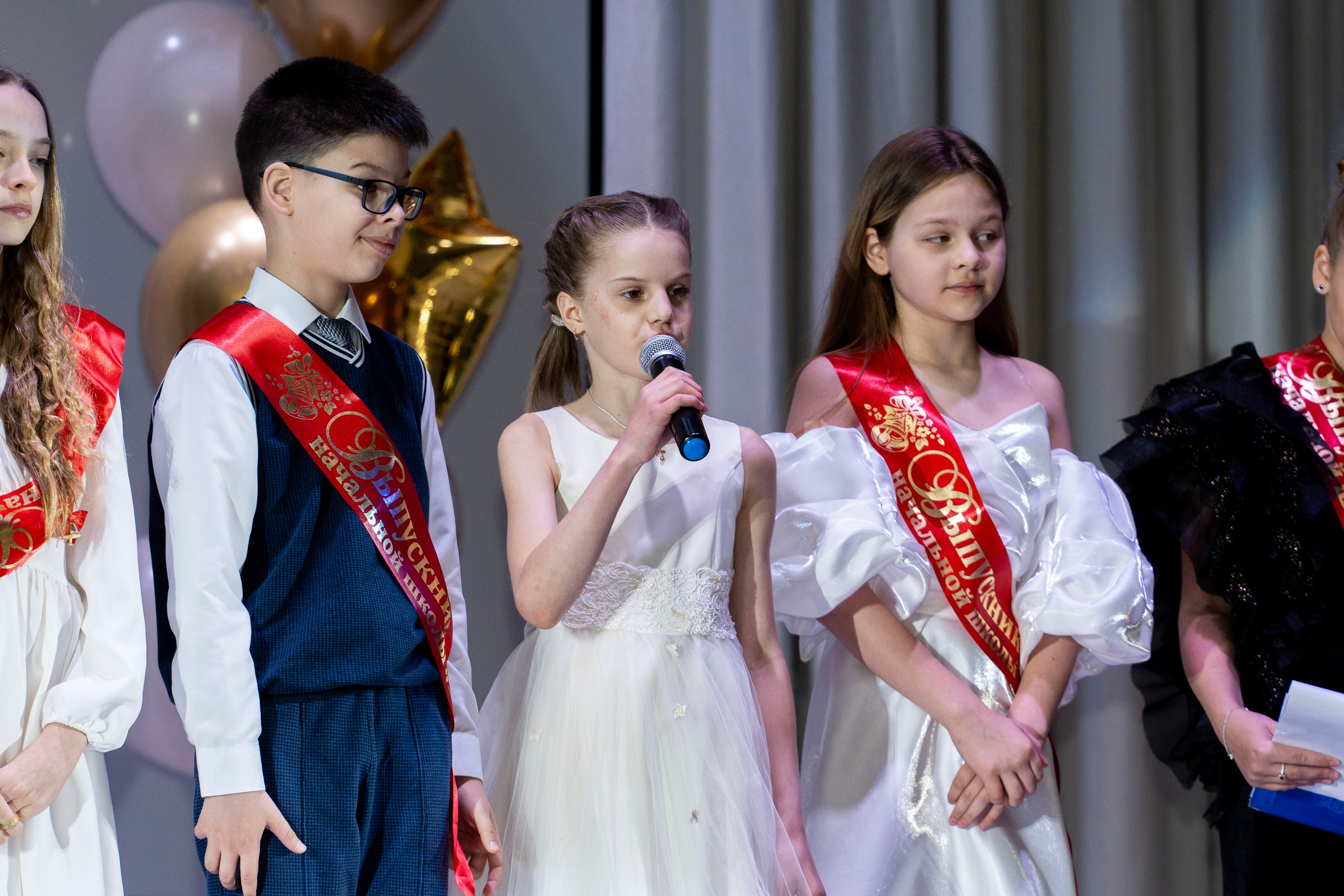 Выпускные 4 классы. Фотограф Юлия Попова