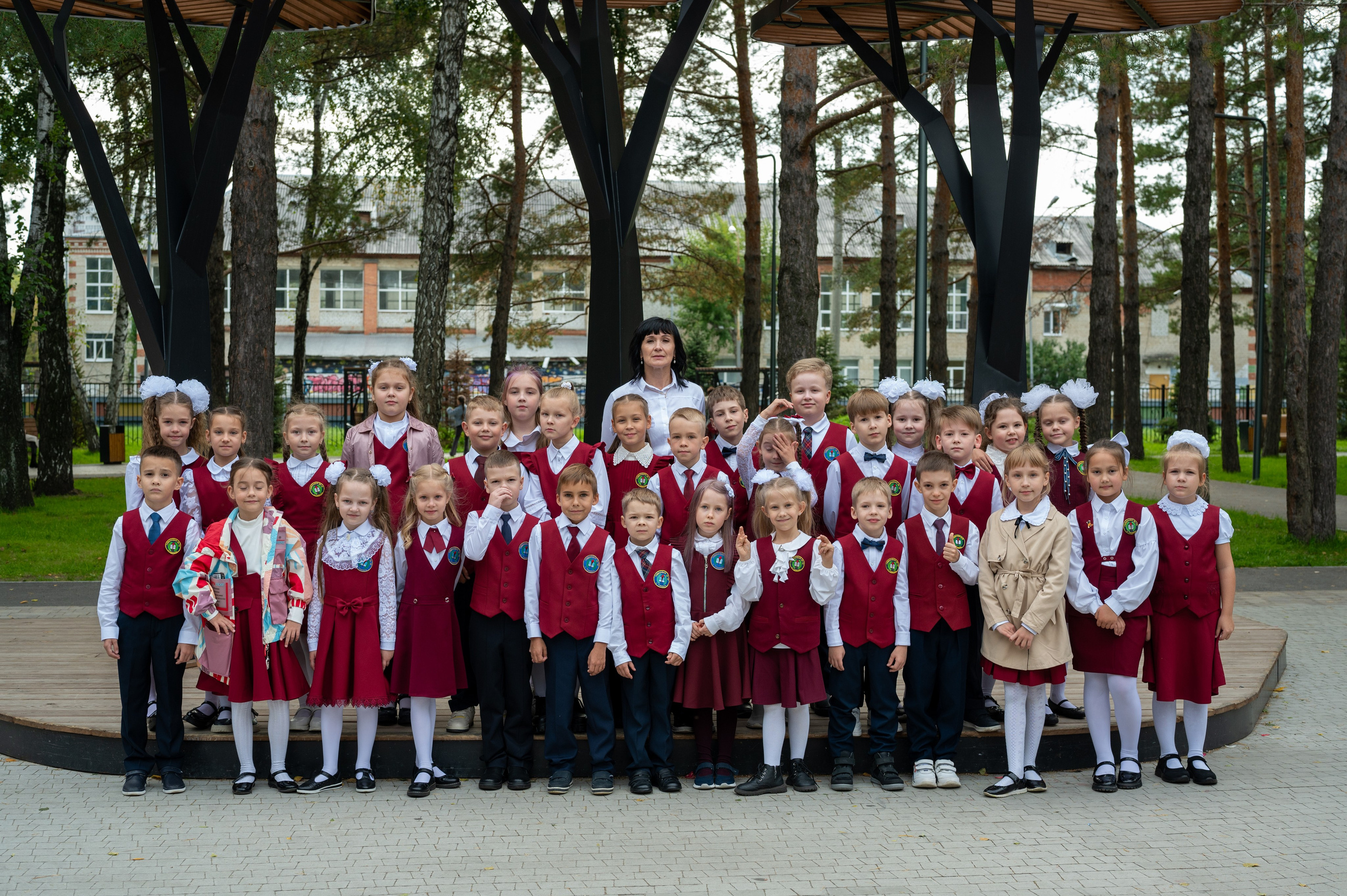 1 сентября 16 гимназия 2 класс (линейка + в классе+ на улице). Фотограф новорожденных, семейный детский в Тюмени Татьяна Морозова