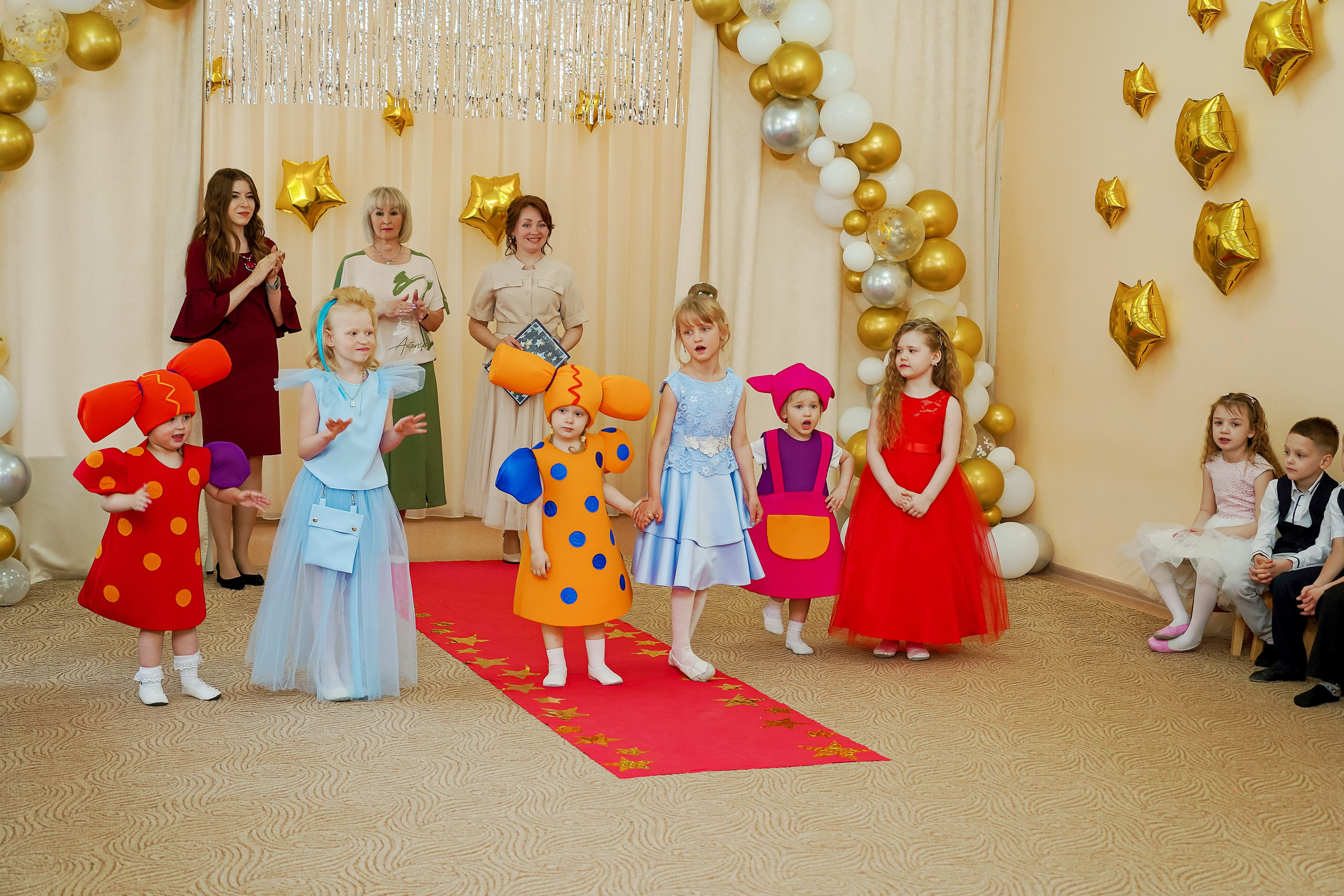 Фотосъемка видеосъёмка фотограф видеооператор новогодних утренников  в. Фотограф, видеооператор Нина Коршунова