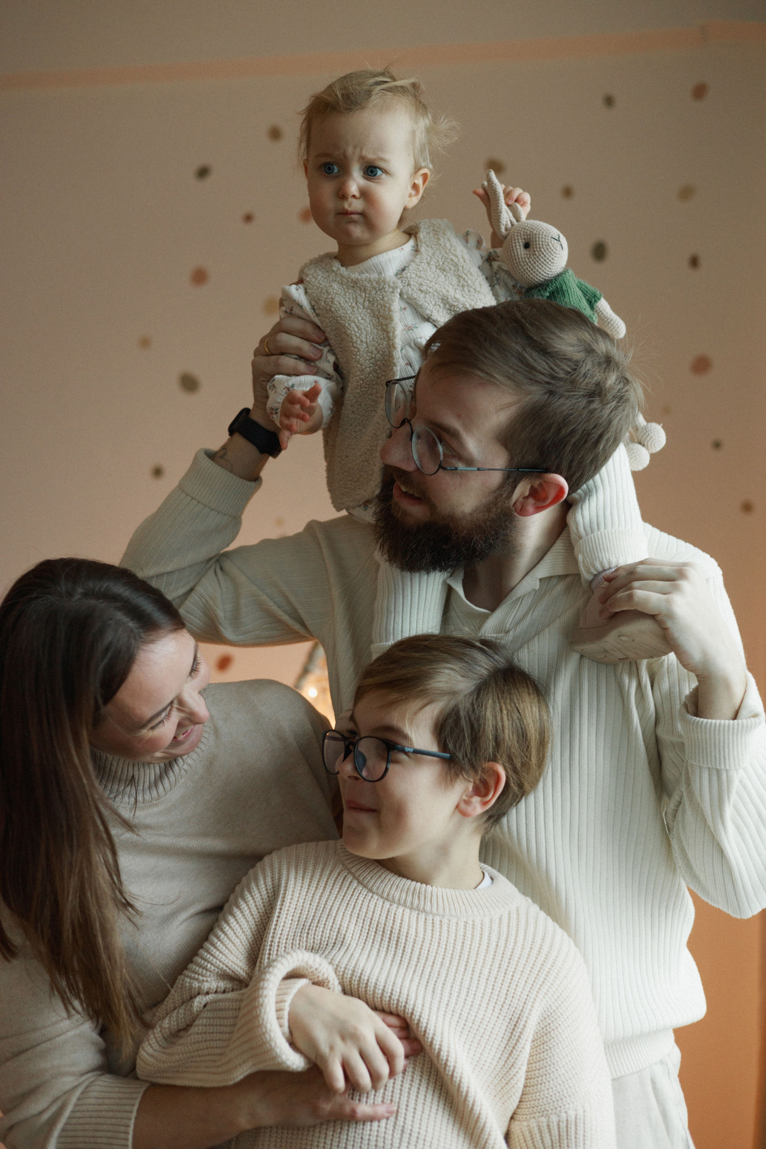 Новогодняя фотосъемка в студии. Семейный видеограф в Москве Элина Ладова