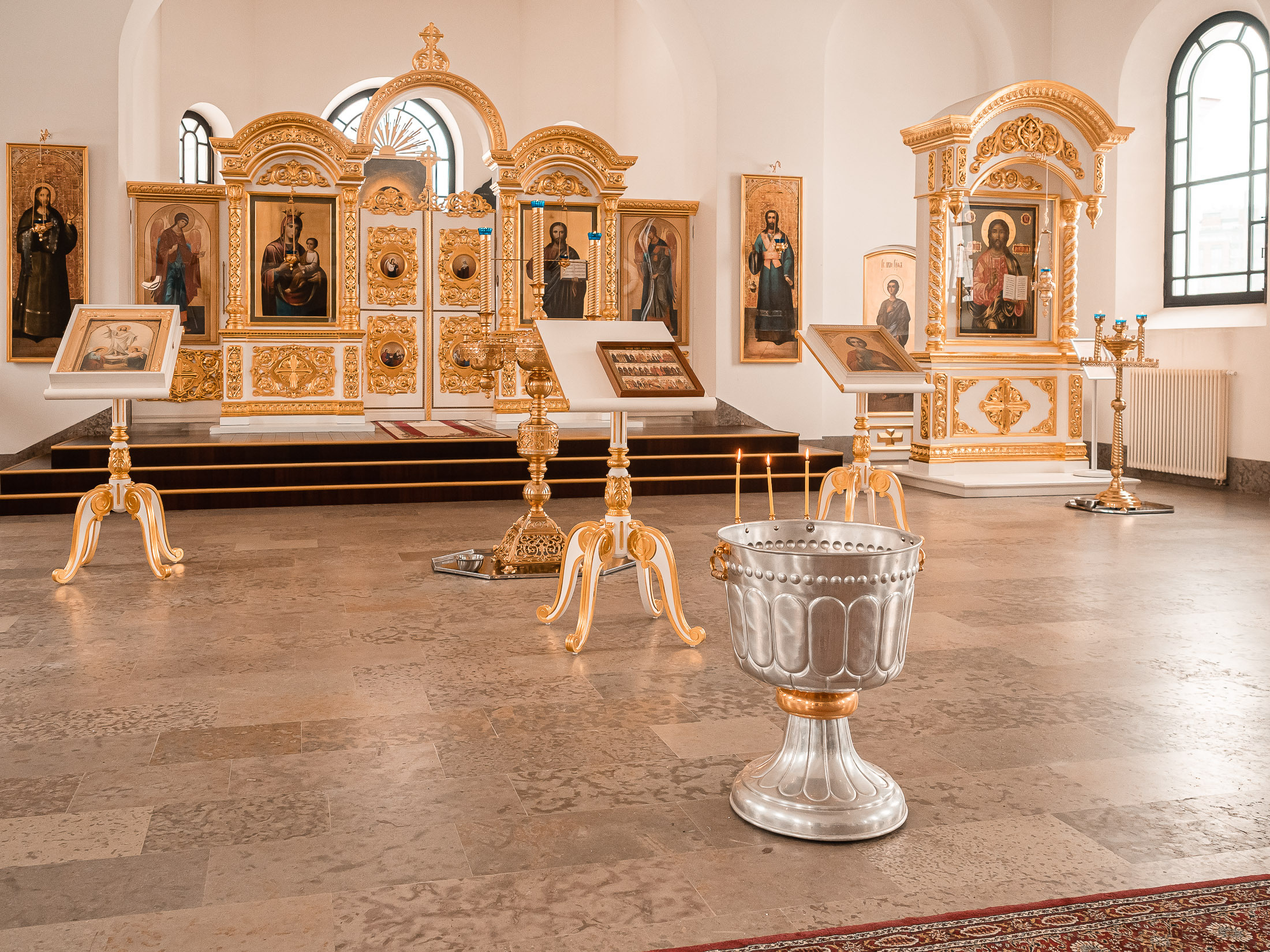 ХРАМ ВО ИМЯ СВЯТОГО ВЕЛИКОМУЧЕНИКА ПАНТЕЛЕИМОНА, крестины девочка, крестины крестный, 