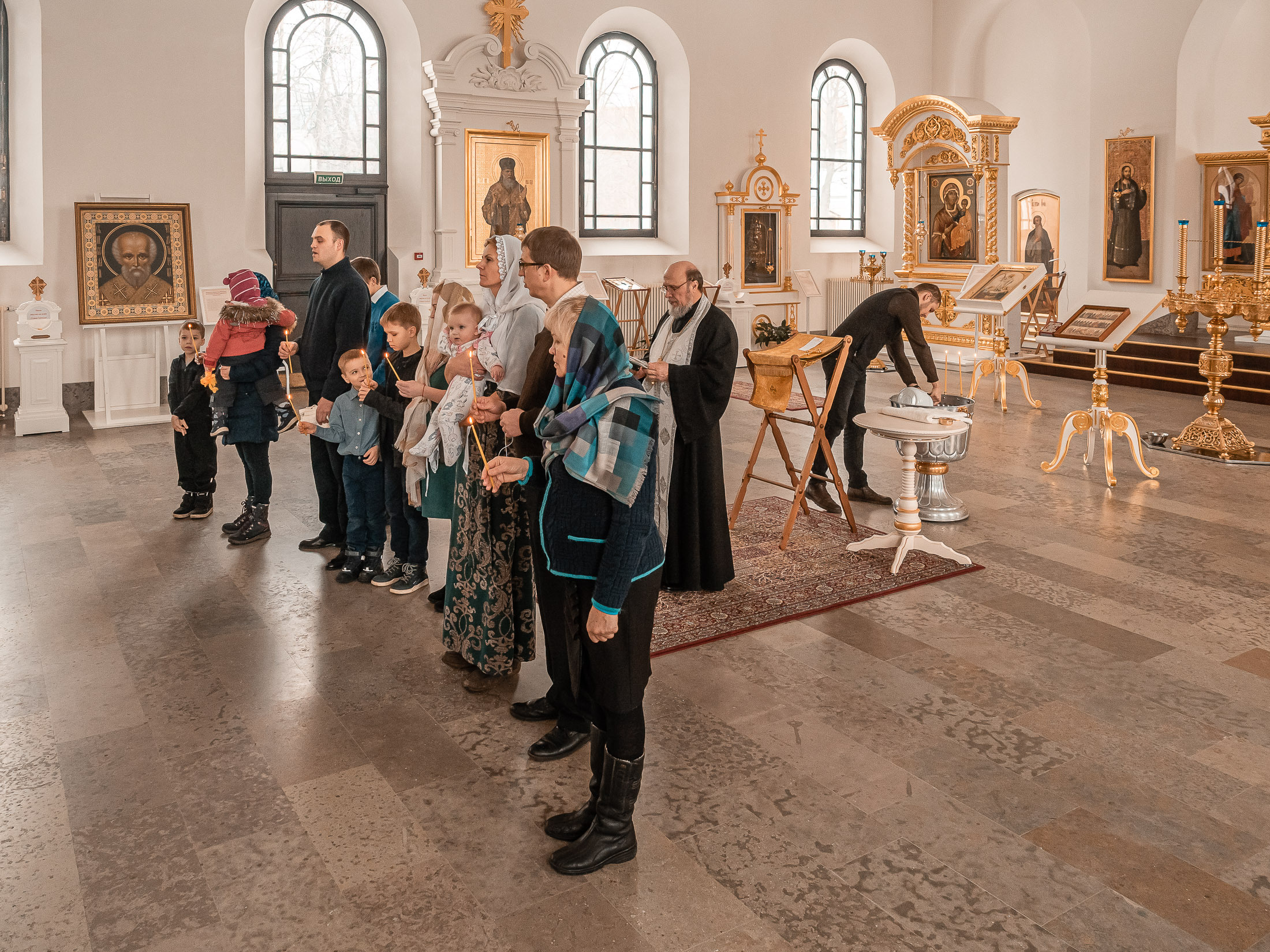 купить крестик, крестины девочки правила для родителей и крестных, купить крестильный набор для мальчика, что делать крестной перед крещением, фотограф на крещение ребенка