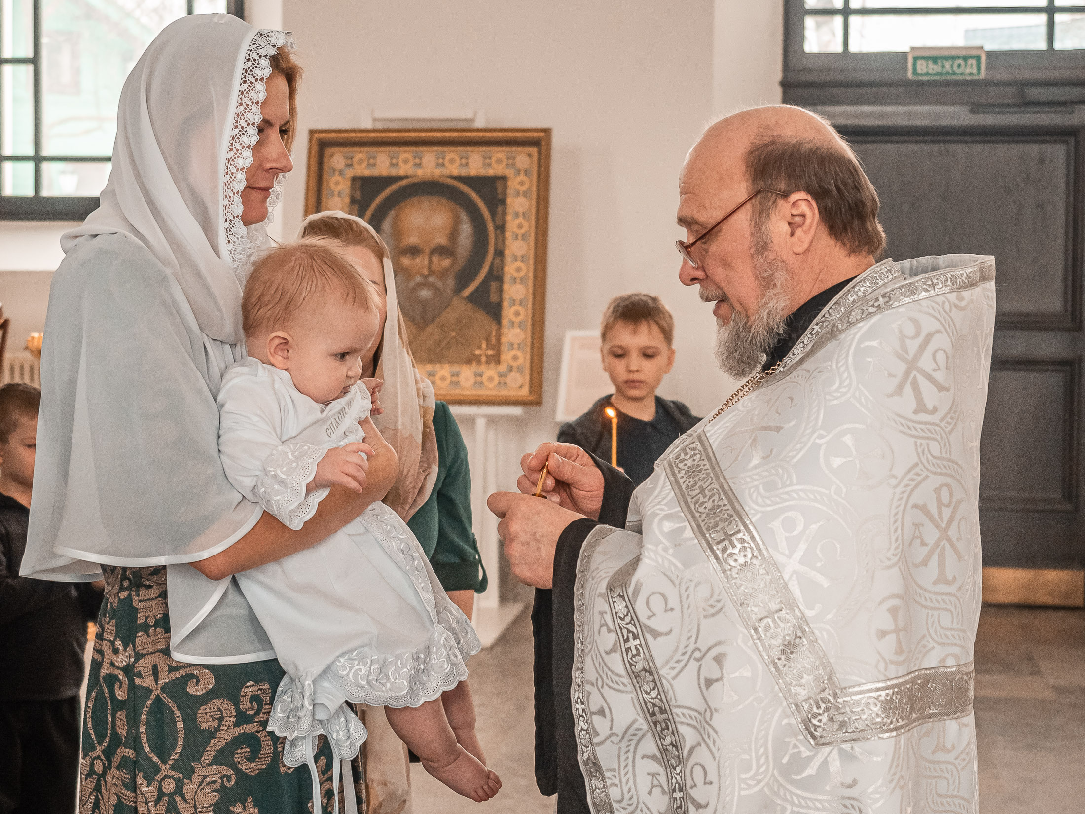 крещение мальчика, что дарить мальчику крестная, крестный родитель, вопросы перед крещением, профессиональный фотограф недорого