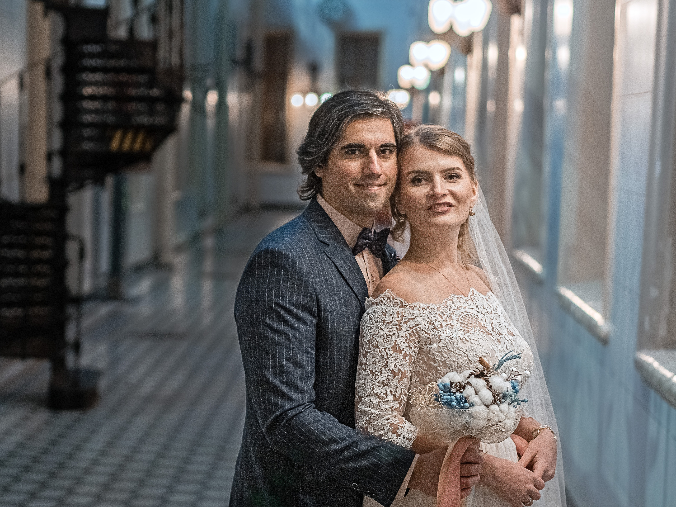 заказать свадебного фотографа, свадебное фото недорого, позы для свадебной фотосессии