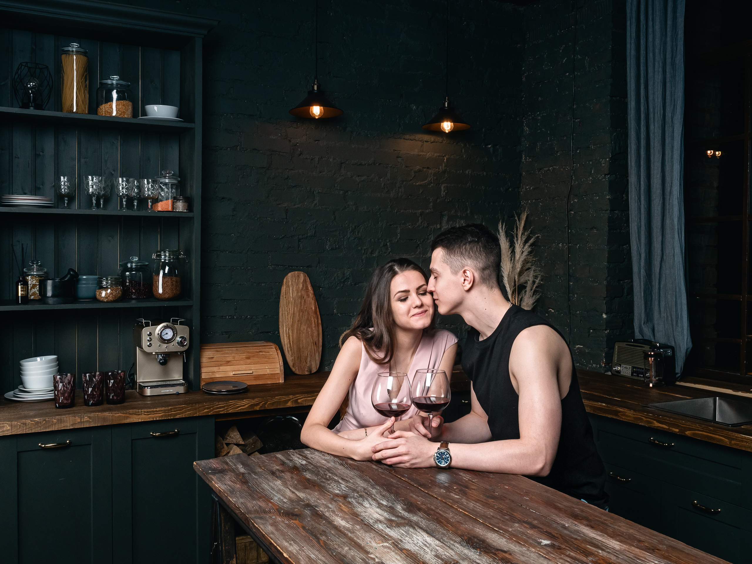 Фотосессия love story в студии. Отличные фотографии своих близких, своего бизнеса или даже себя. СПб