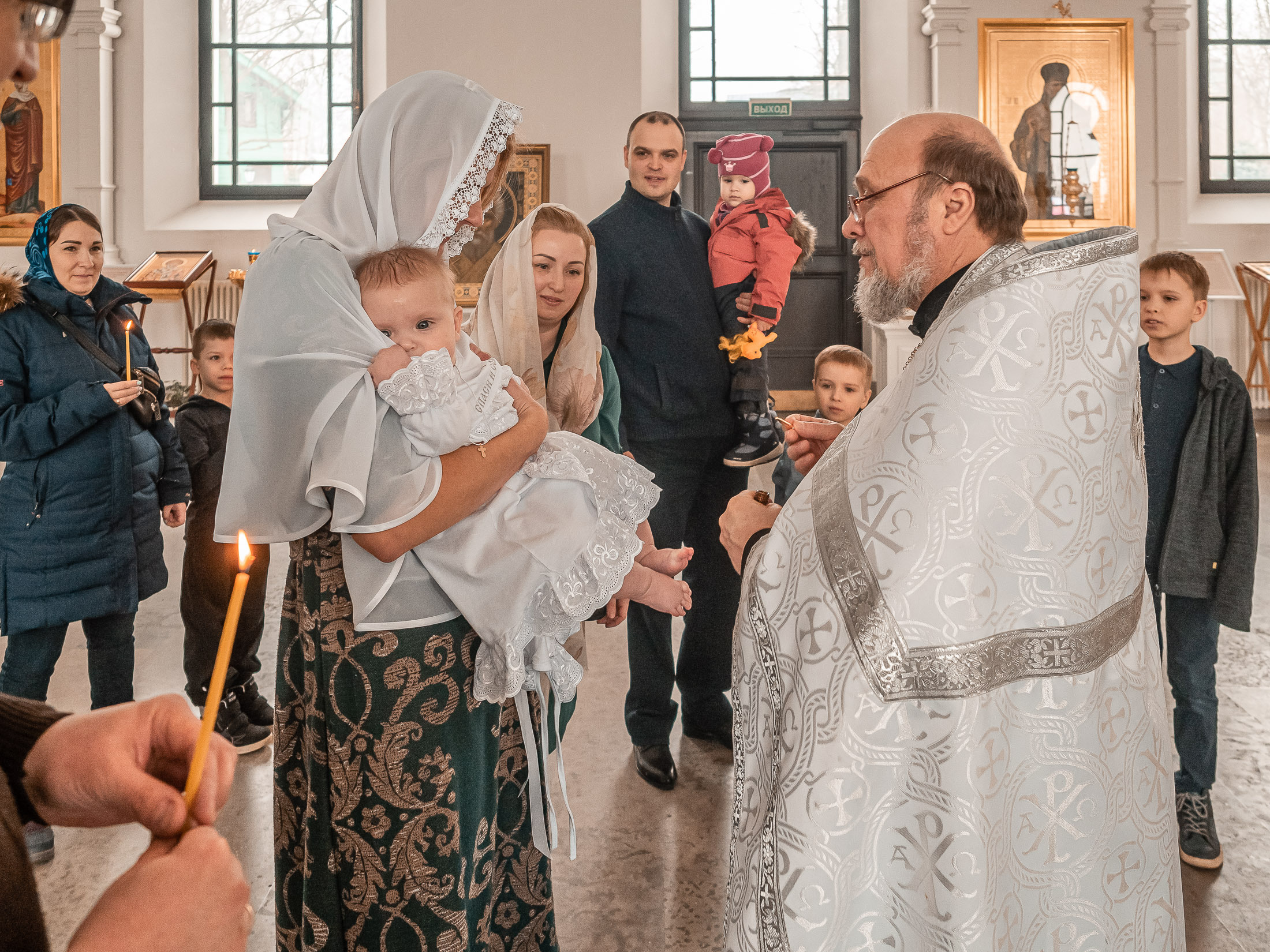 крестный ребенок, что покупает крестная на крестины мальчика, крещение мальчик, что нужно знать перед крещением, профессиональный фотограф