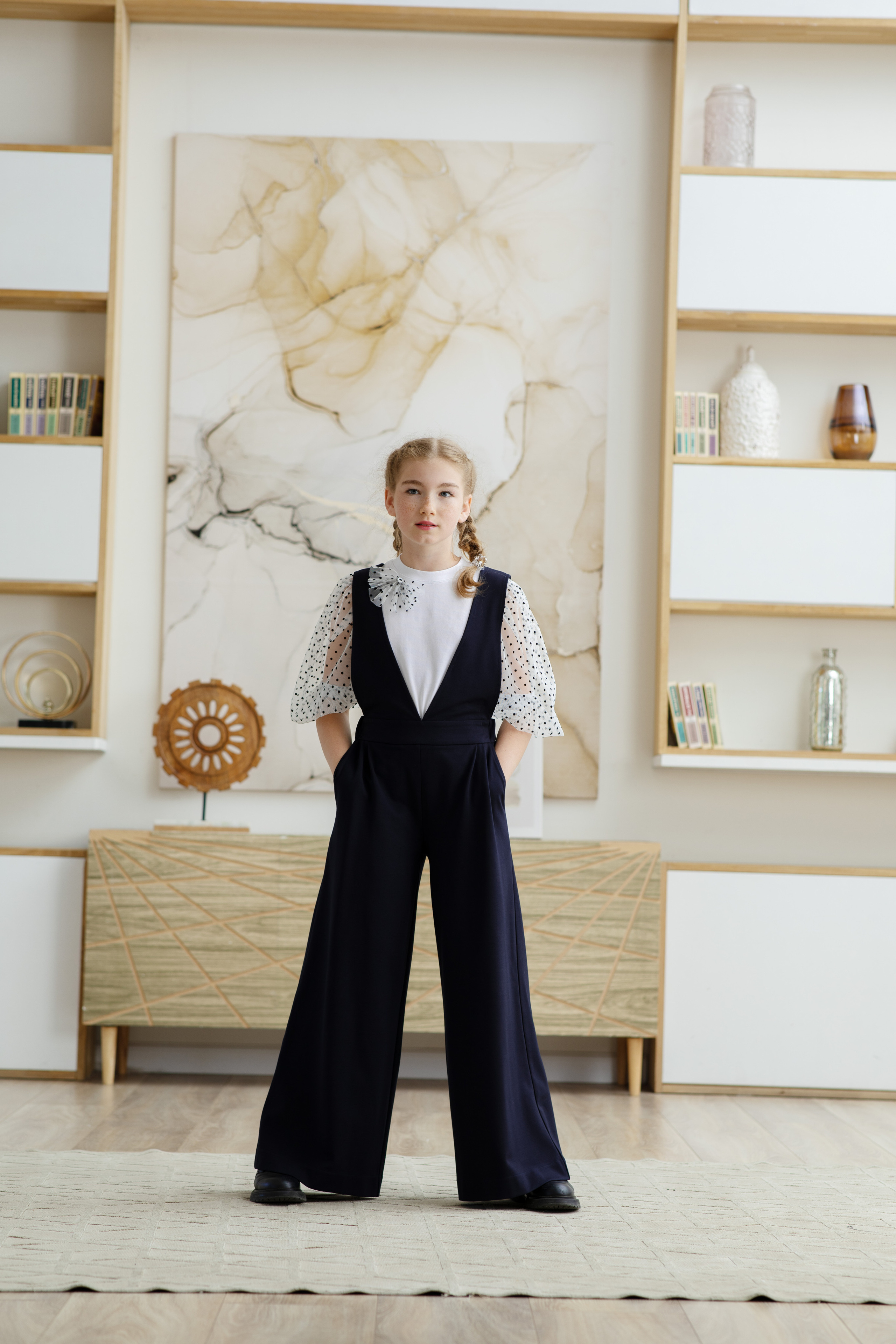 Съемка школьной формы «Красавушка» для маркетплейсов. Спортивный и детский фотограф в Москве, Калининграде