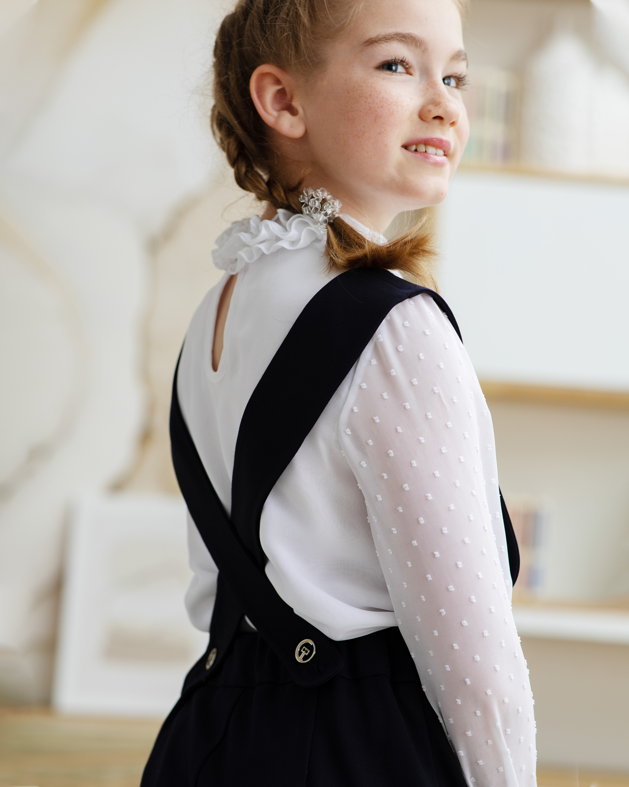 Съемка школьной формы «Красавушка» для маркетплейсов. Спортивный и детский фотограф в Москве, Калининграде