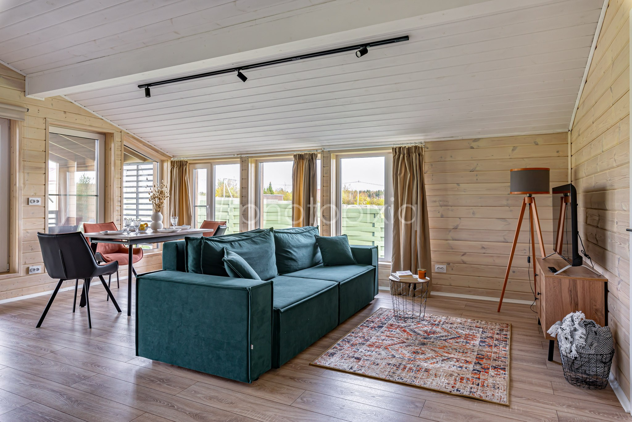 Съёмка загородного дома для аренды в ДПК Большие Всходы. Интерьерная съёмка и виртуальные туры — Интерьерный фотограф Кузнецов Сергей (photopixiq)