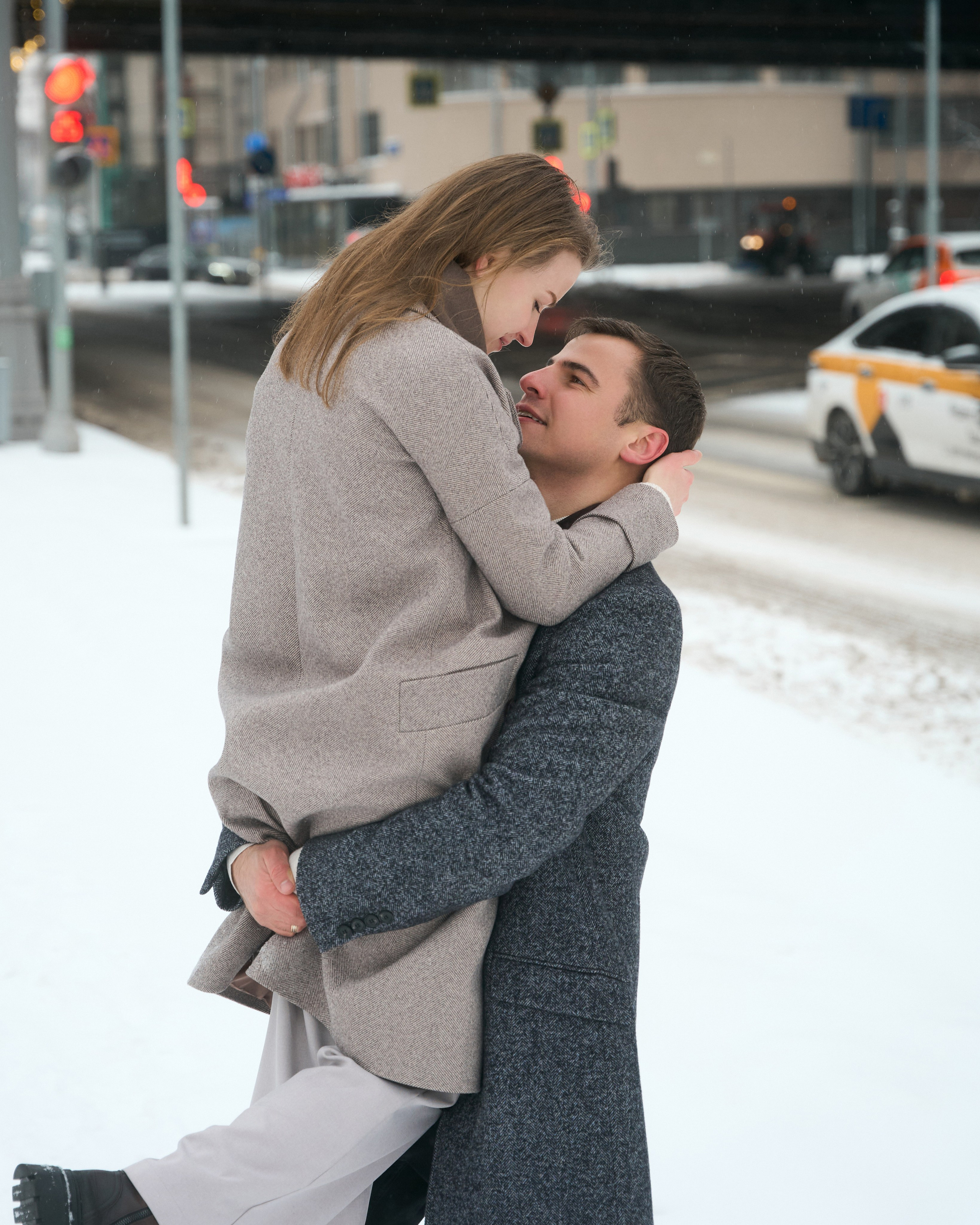 Любовь начинается с поцелуя. Minflo Photographer