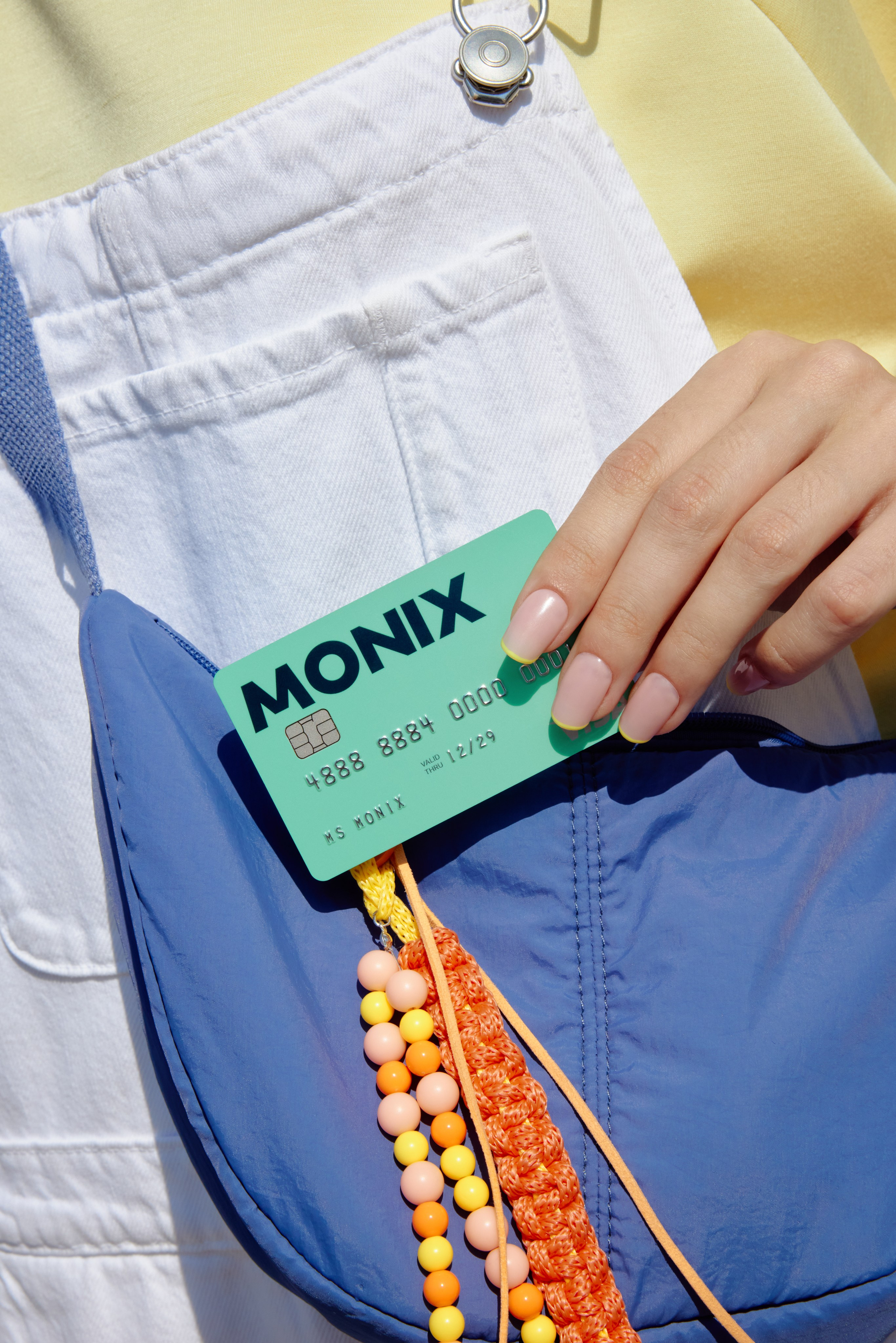 Monix. Fashion and advertising photographer
