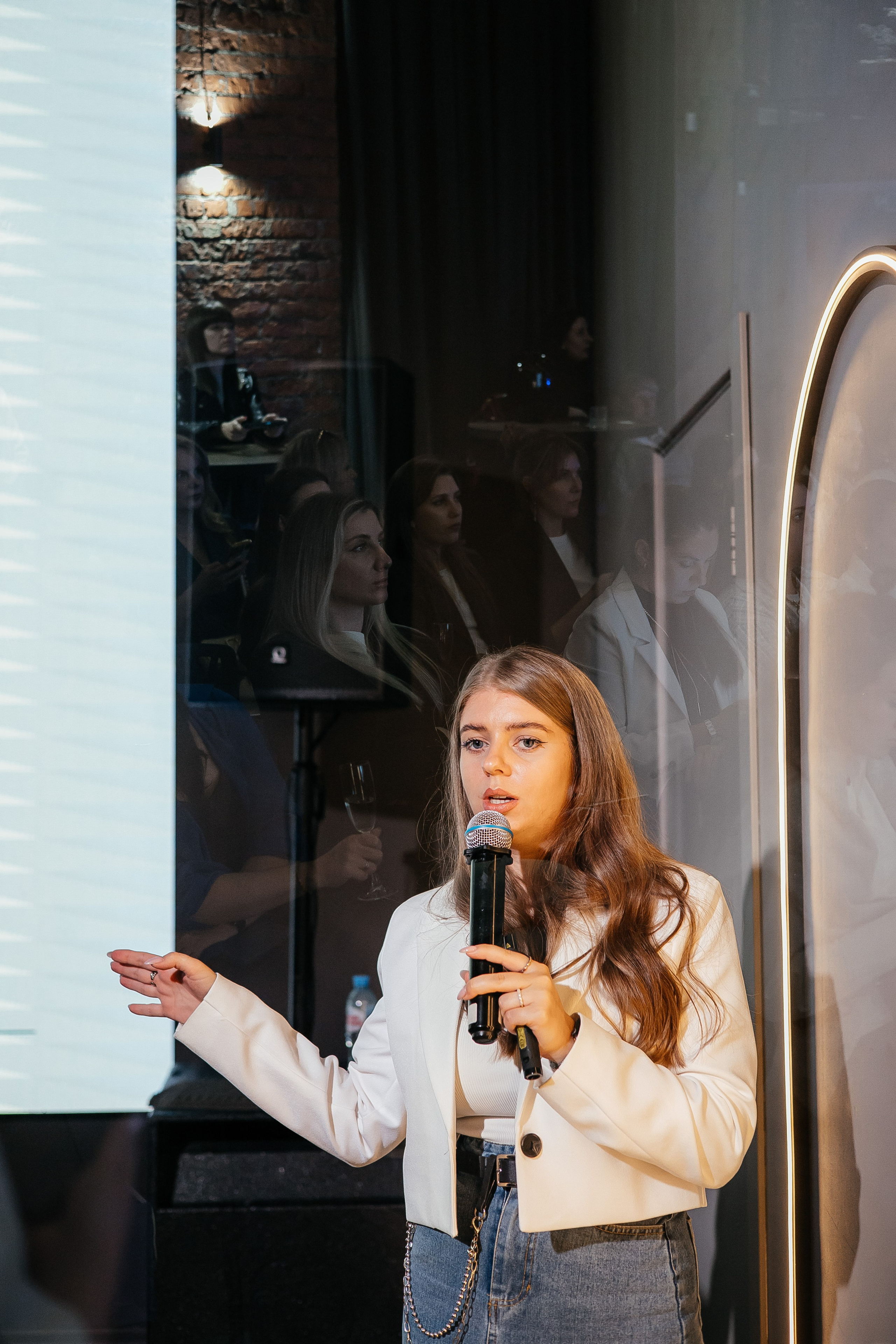 Презентация новинок систем света Maytoni в One way loft. Фотограф в Красноярске Надежда Воскресенская