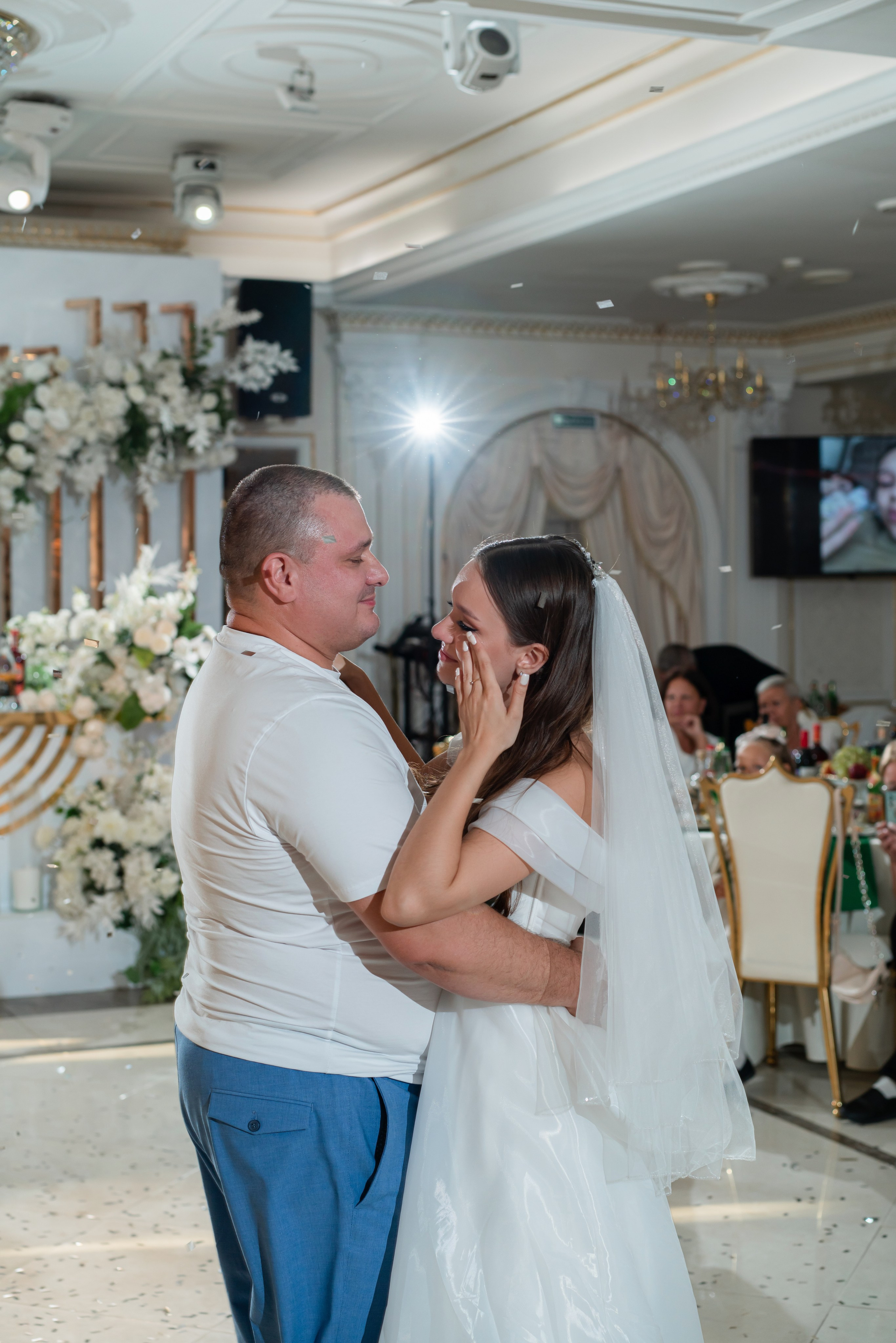 Свадебная фотосессия в Москве. Фотосъёмка в усадьбе Царицыно. Свадебный фотограф Вера Климова