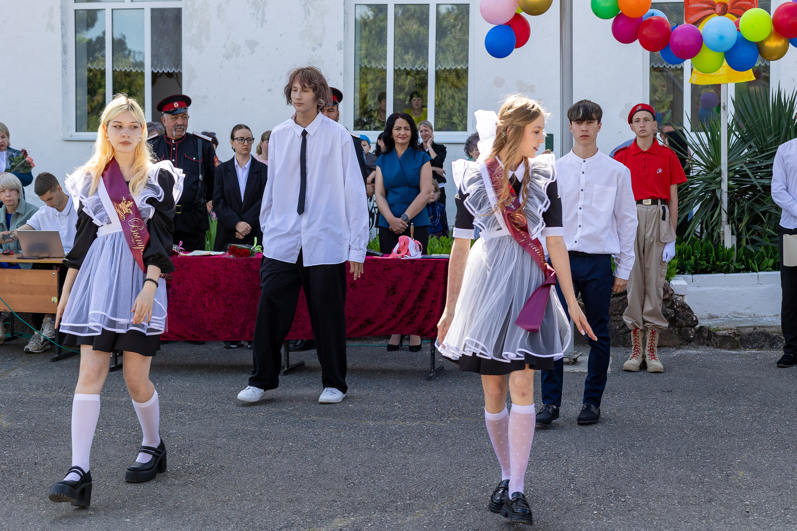 Последний звонок. Выпускные альбомы Майкоп, Краснодар Елена Золотарева