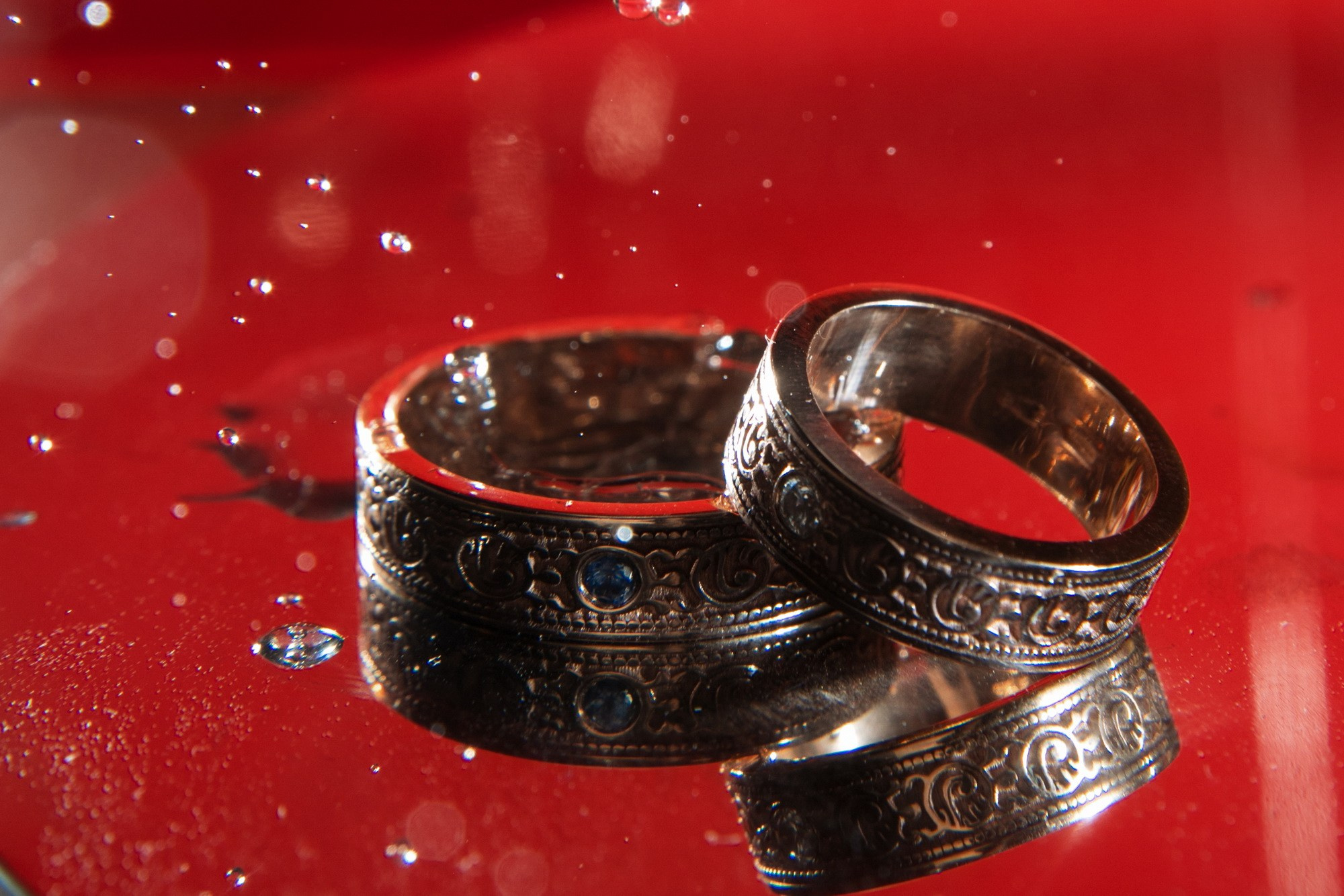 Свадьба с огоньком. Фотограф крещение венчание в Петербурге! Помогает подобрать храм и посоветовал душевного батюшку в СПб