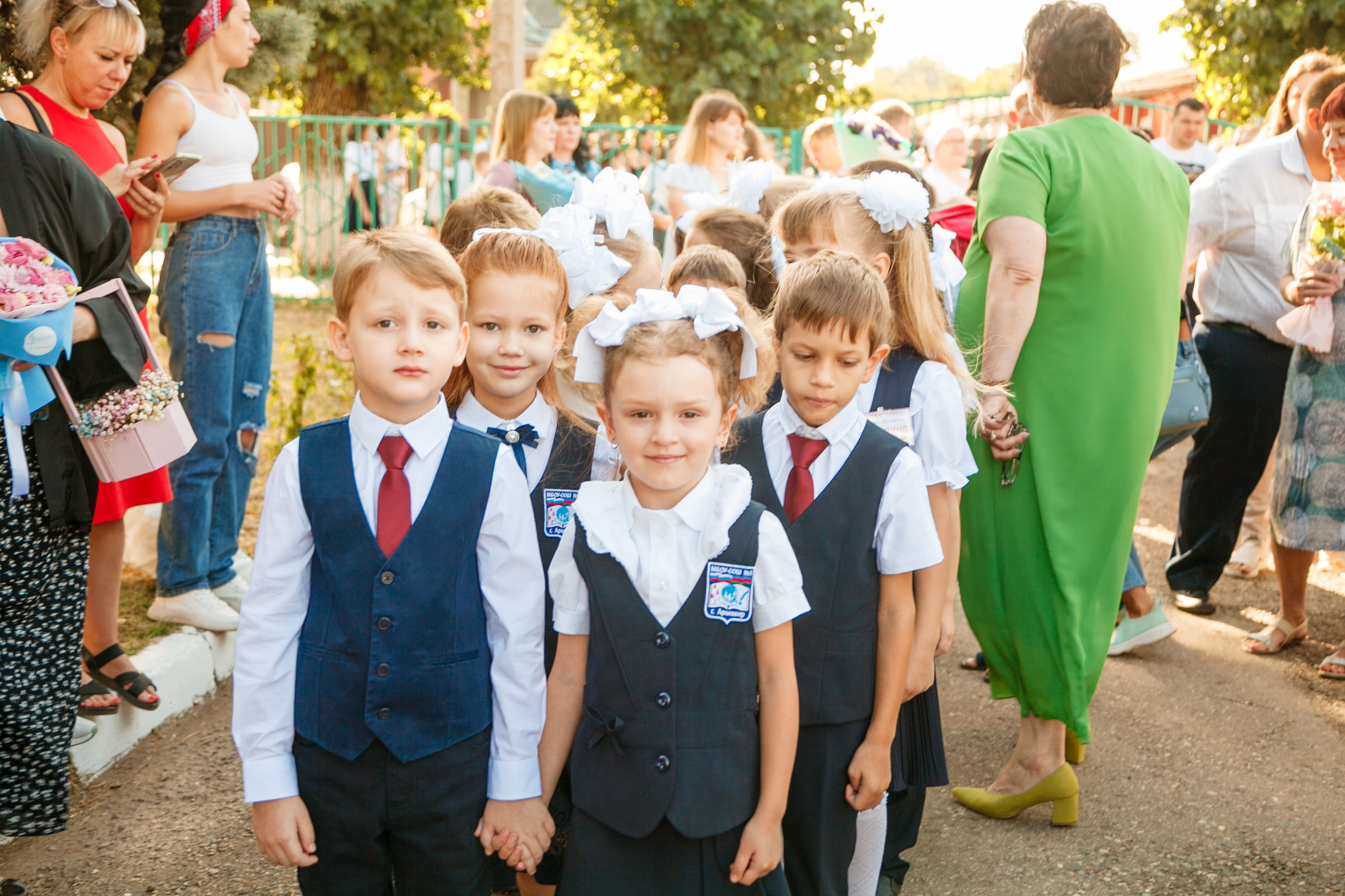 1 сентября линейка. Свадебный и семейный фотограф в Армавире