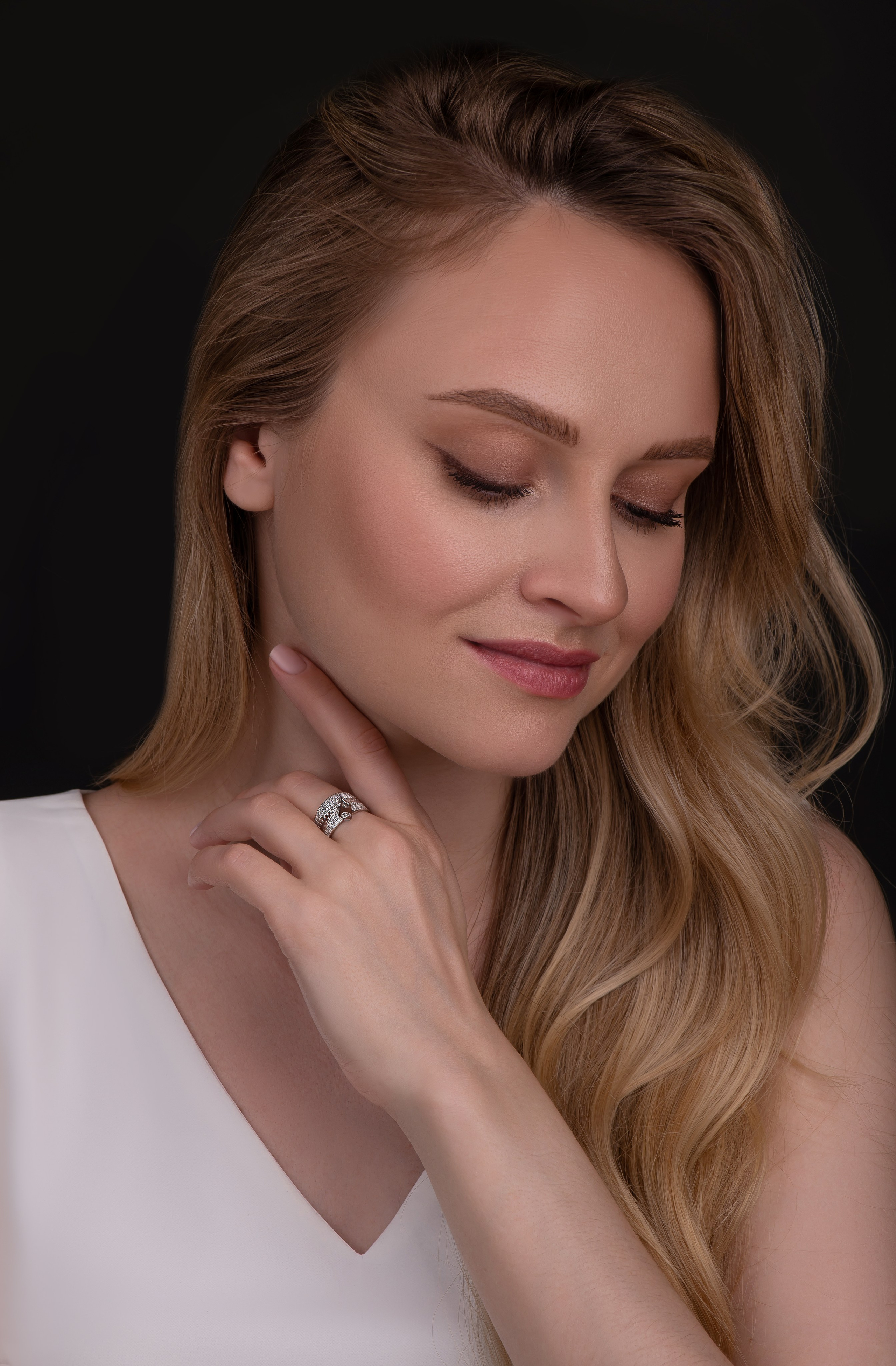 Съемка ювелирных украшений в Санкт-Петербурге. Фотосессия для маркетплейсов