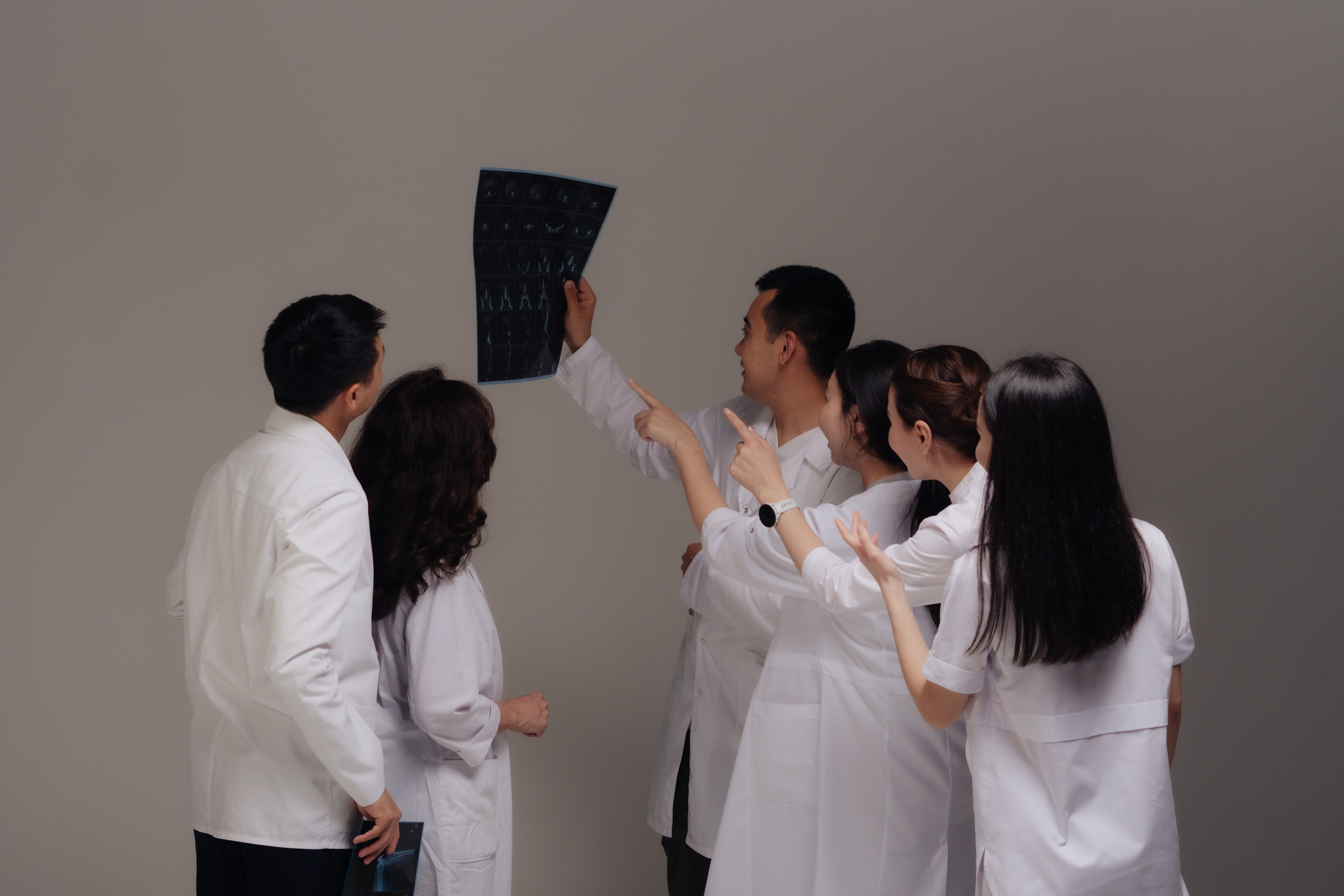 Zere clinic Doctors. Уличный и студийный фотограф в Астане Ержанов Нурасыл