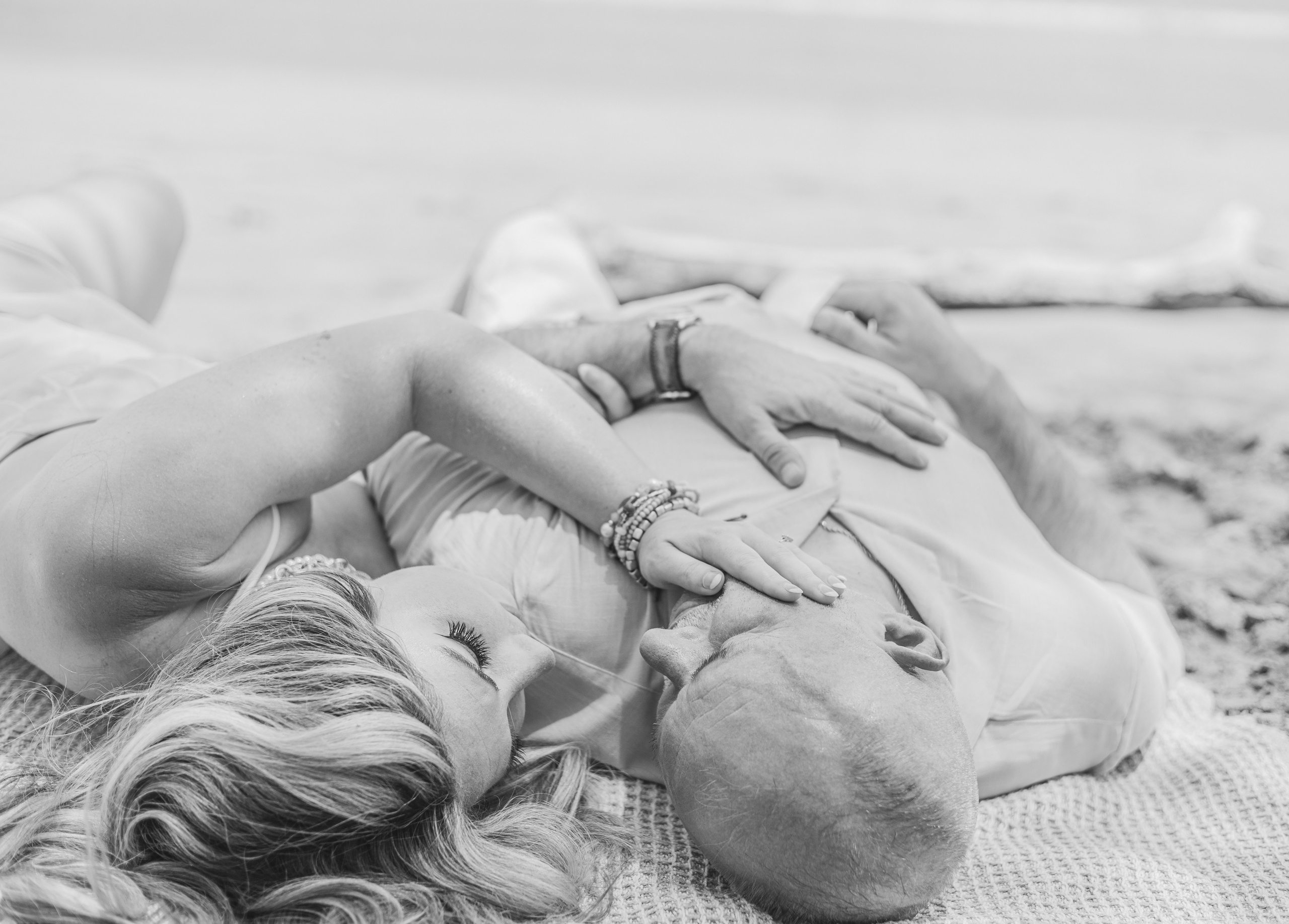 Ocean lovely moments. Family, portrait, content photo in Costa Rica Evgeniya Besprozvannykh