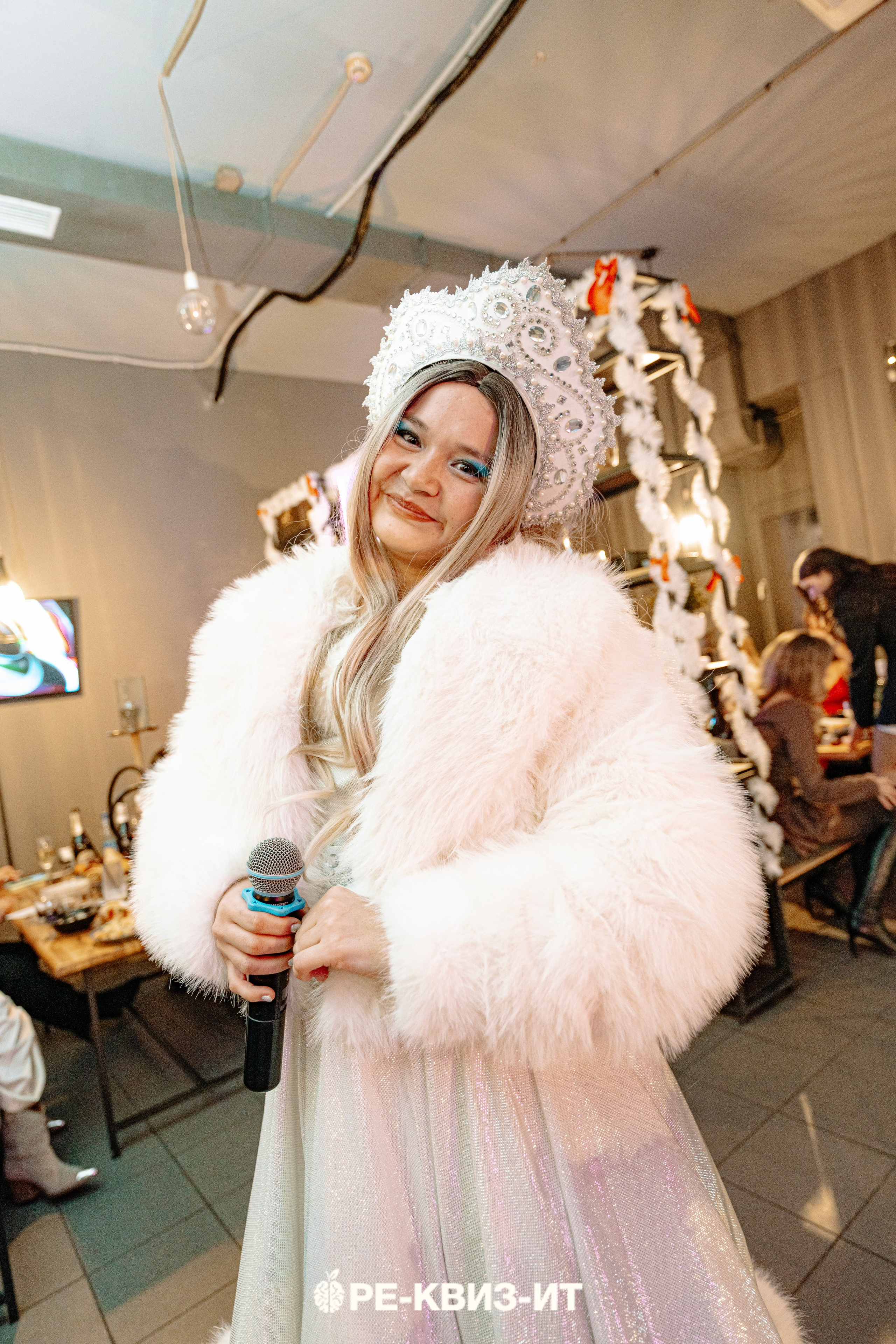 Реквизит — квиз в Зеленодольске и Волжске ZR cafe. Свадебный фотограф в Казани, и Зеленодольске Радик Мухаметов