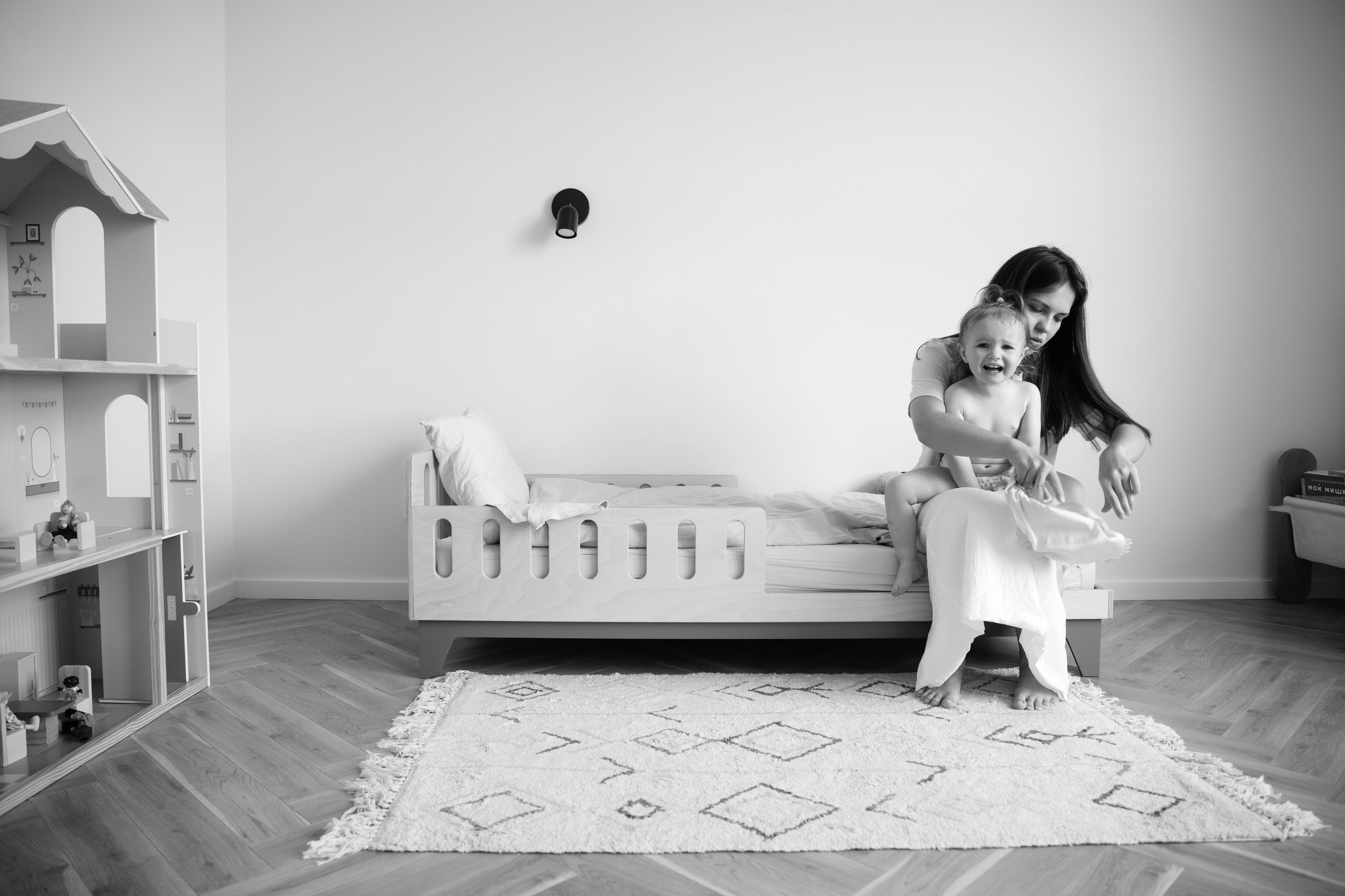 Домашняя съемка красивой семьи в солнечной квартире. Фотограф новорожденных, детский фотограф  Москва.Семейная съемка Москва. Семенова Анна