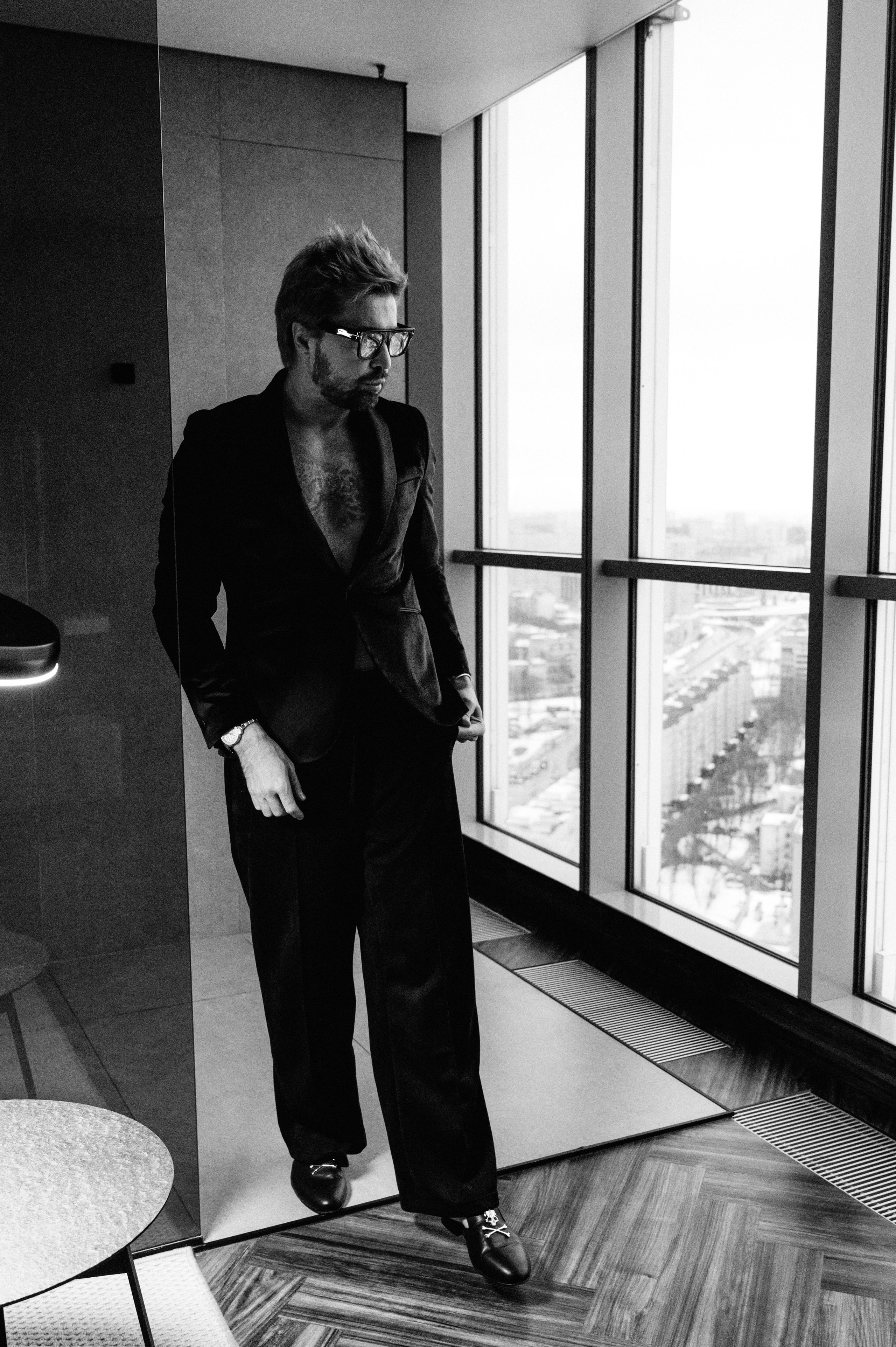 Максим. Профессиональный фотограф беременности в СПБ. Стильные фотосессии беременности в стиле минимализм и классическая фотография