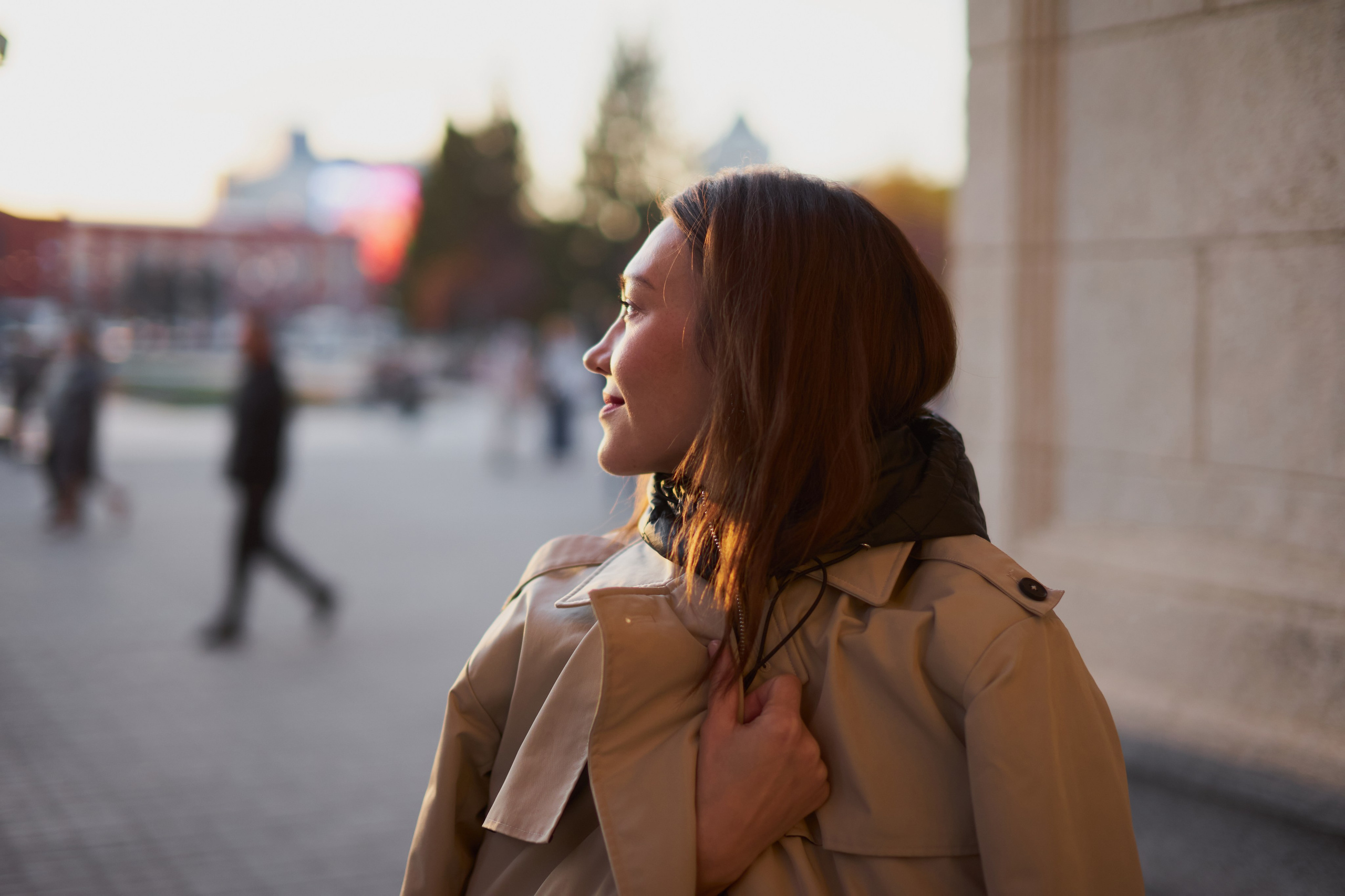 Осенняя фотосессия возле театра для Татьяны. Репортажный и женский фотограф в Новосибирске