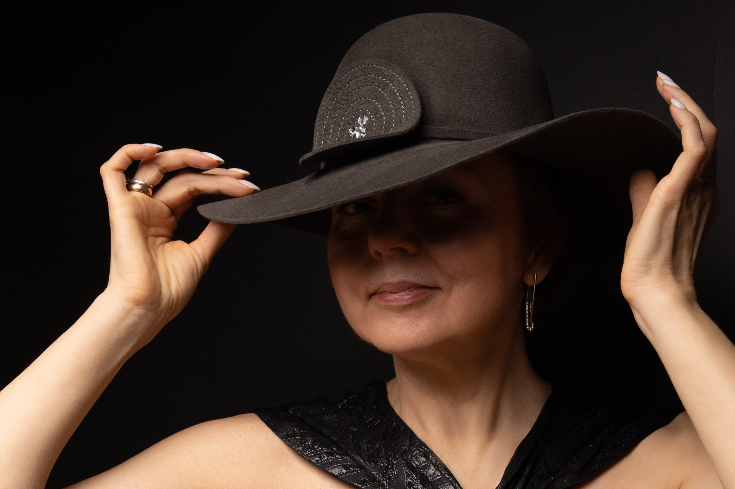 Наталья (аксессуары). ФОТОГРАФ РАДОСТИ Фотосессия в студии СПб. Портретный фотограф — Юрий Торлопов