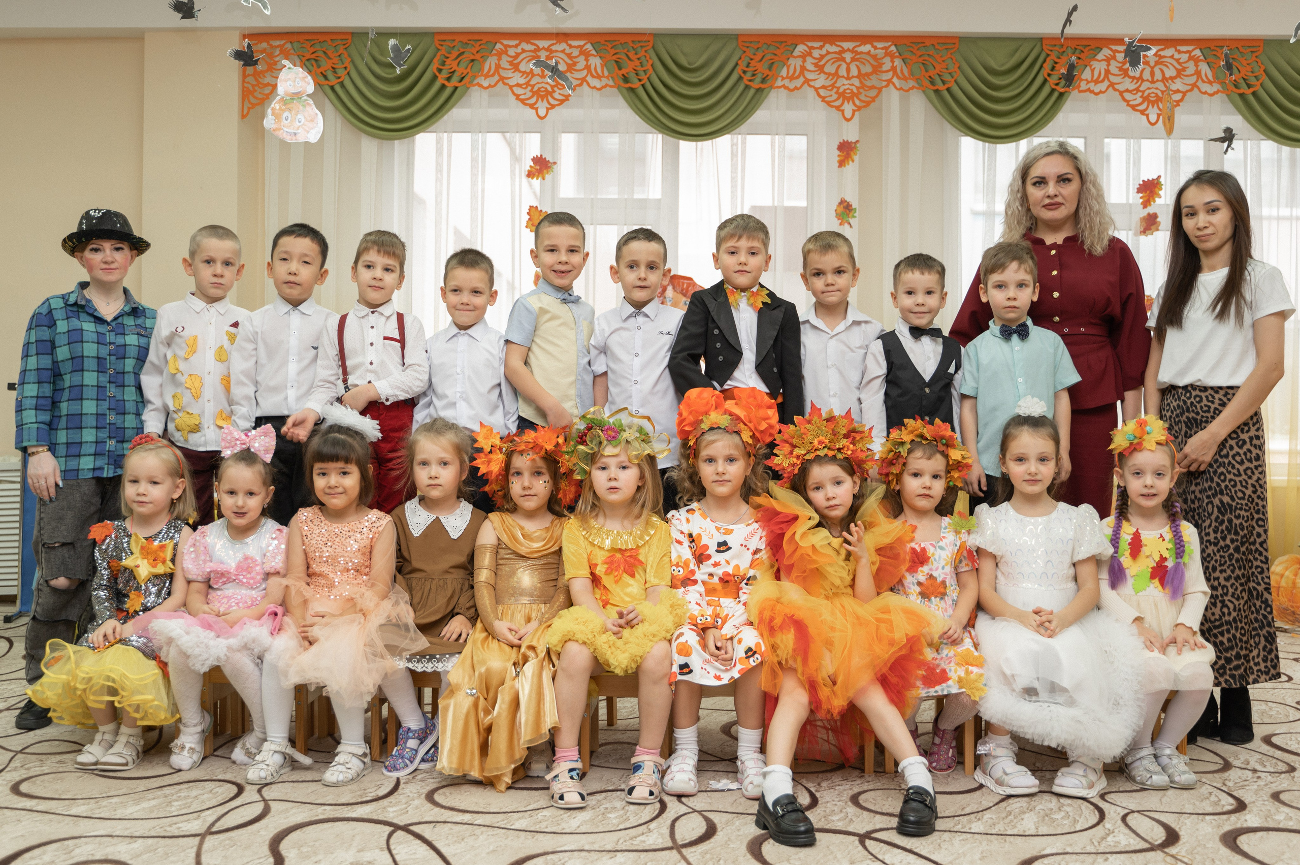 САДЫ. ФОТОГРАФ/РУДНЫЙ/КОСТАНАЙ