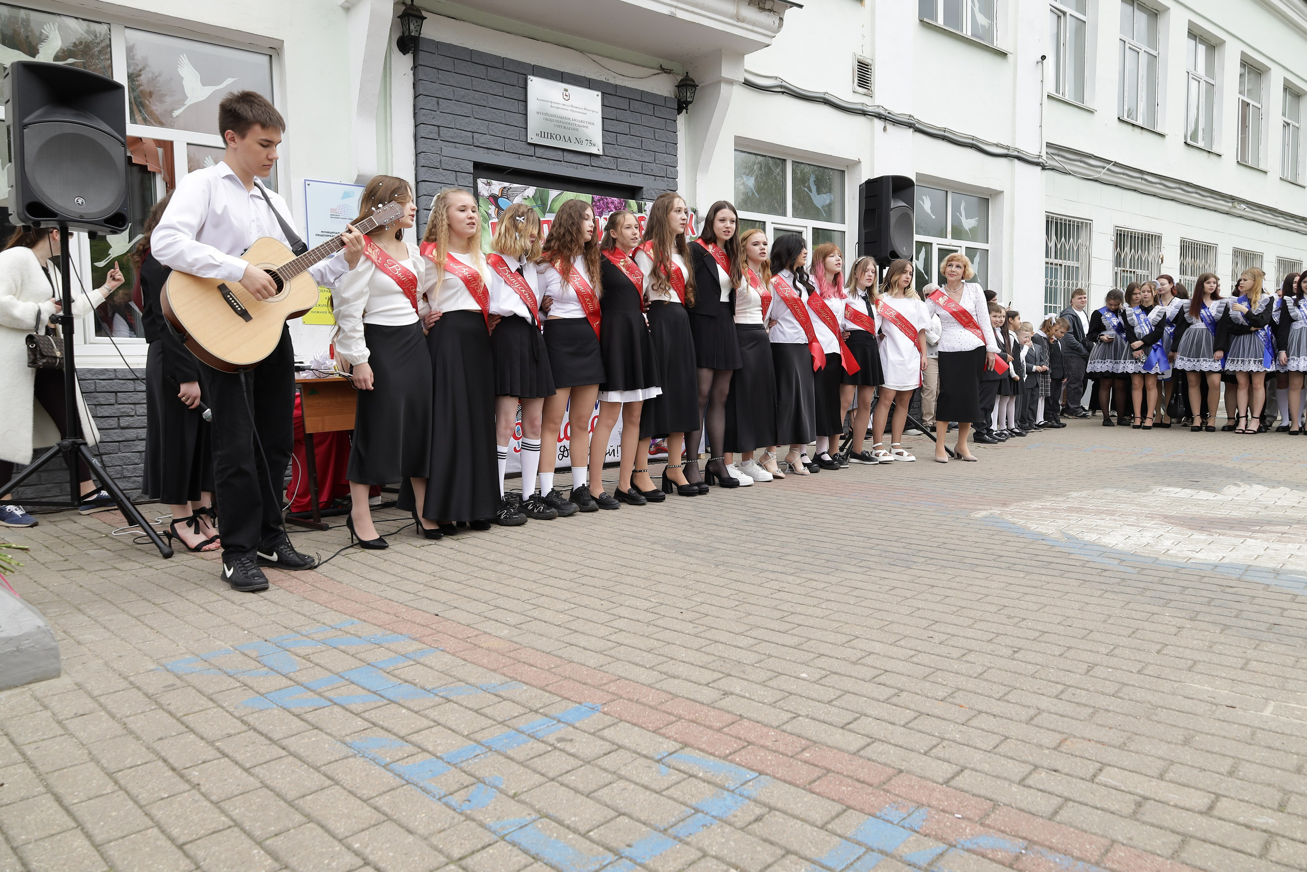 Последний звонок. Фотограф Надршина Лилия