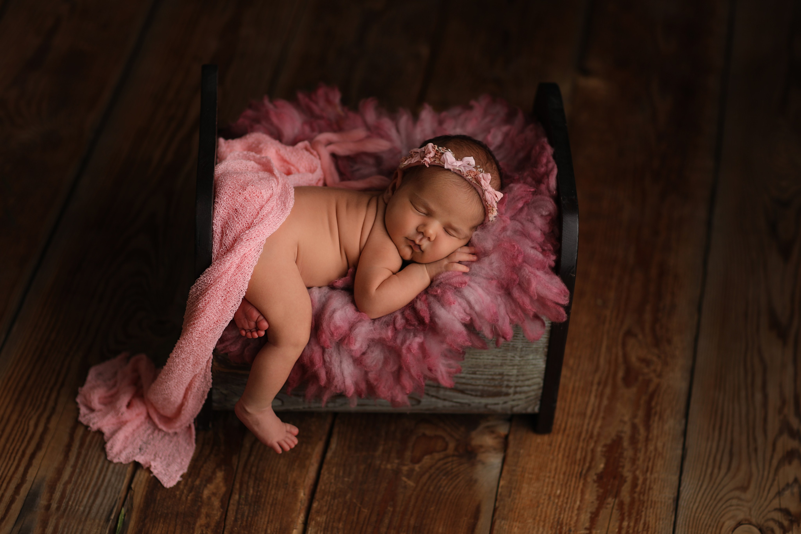 PH @anna_molodykh_newborn.almaty. Retoucher Aleksmokh