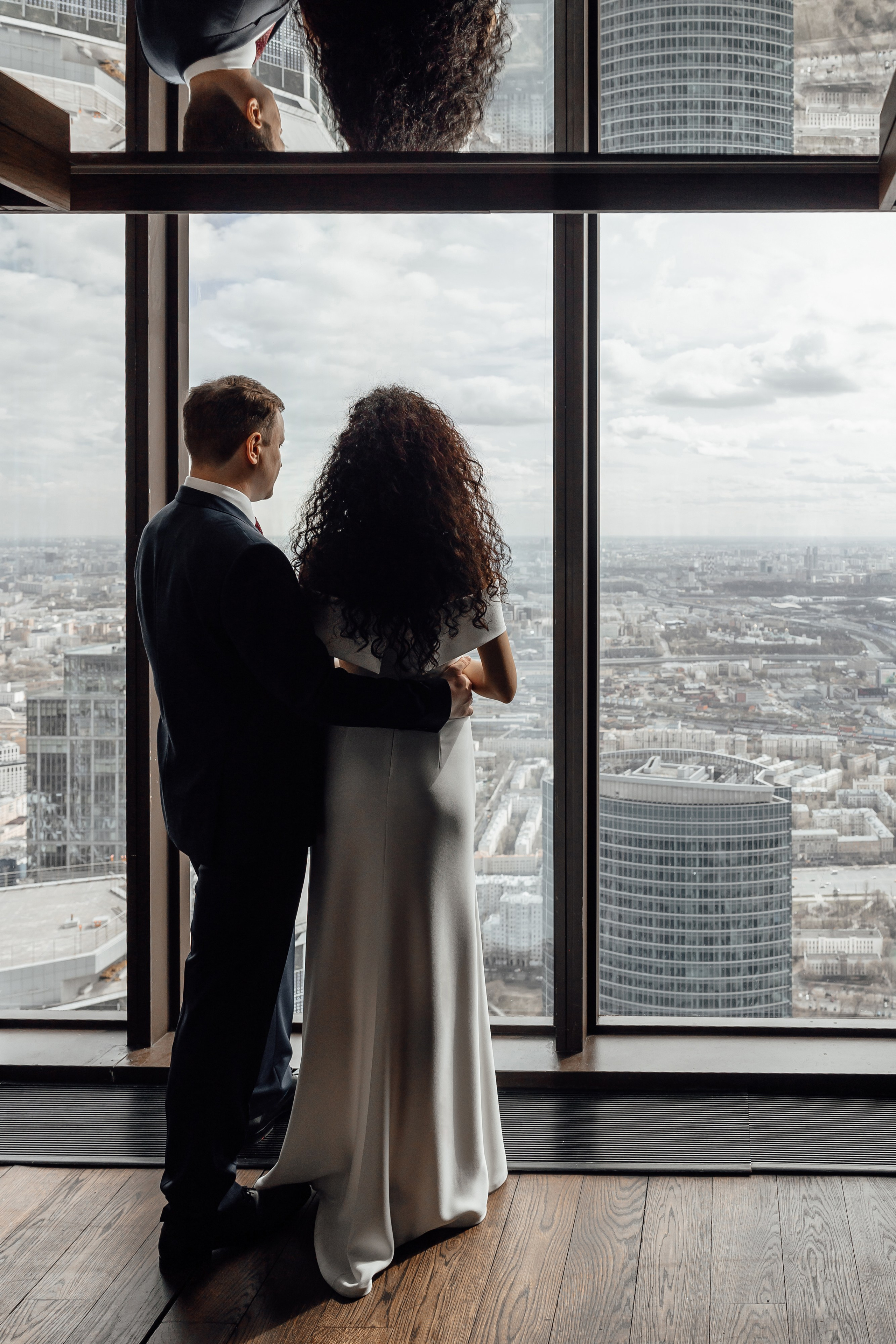 свадебная фотосессия в ресторане бердс башня око москва сити