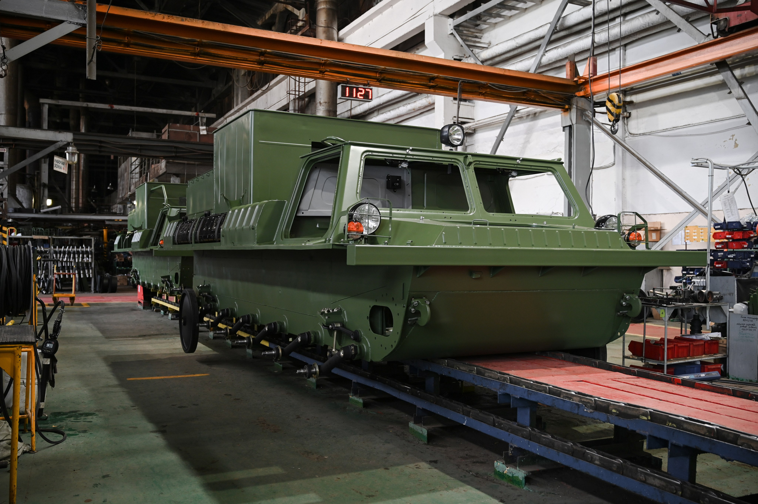 Плавающий гусеничный снегоболотоход ЗЗГТ-6039/6040. Фотограф Юсов Александр