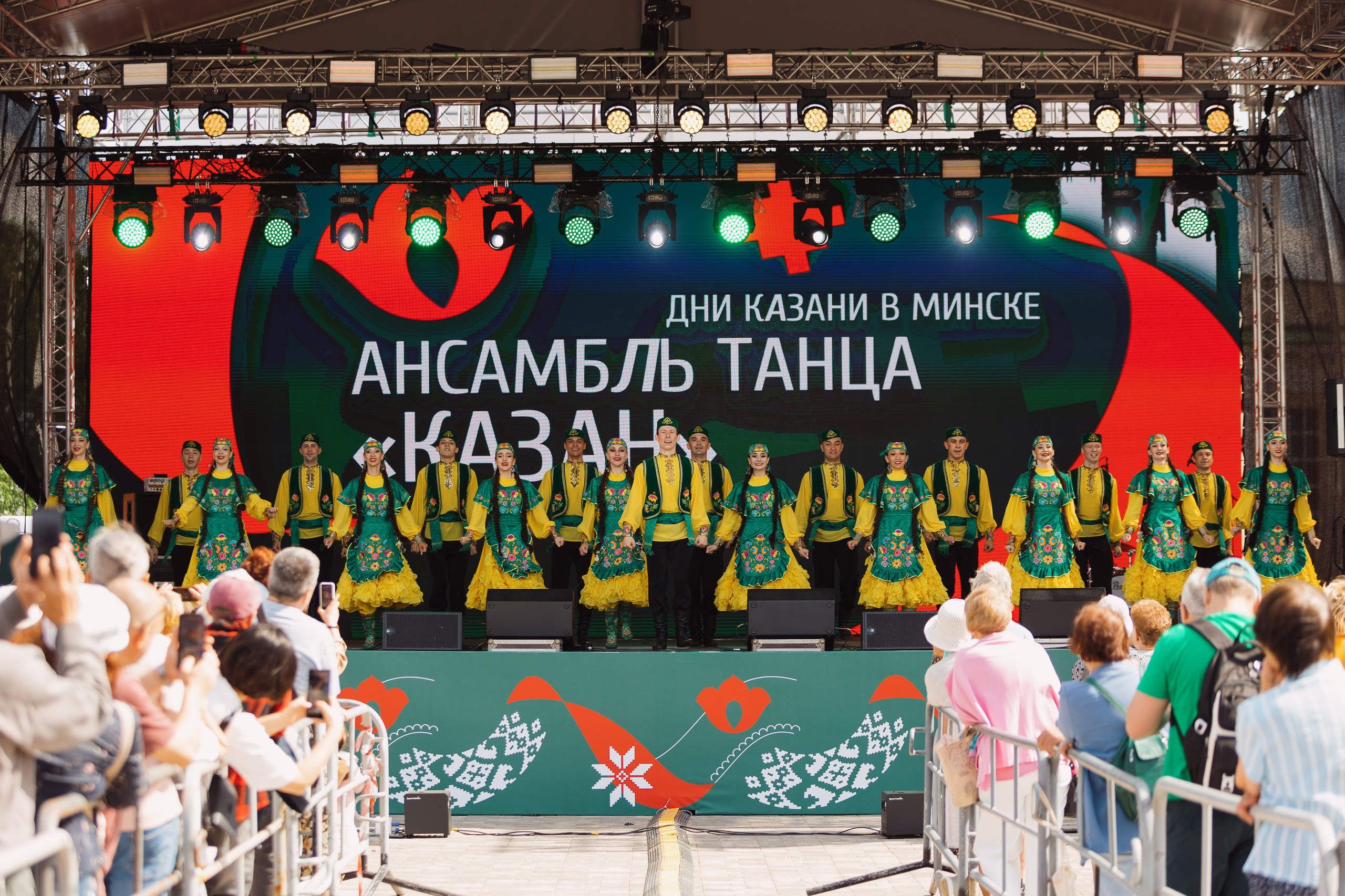 Минск. Портретный и репортажный фотограф в Казани Максим Сипачев