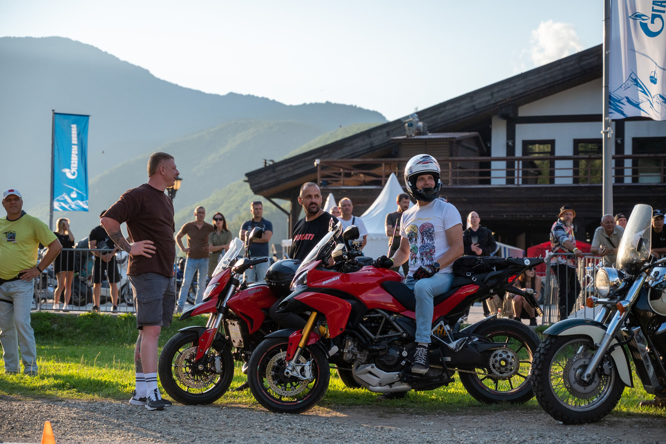 11- ый Ежегодный Байк Фестиваль " Медвежья МОТО ПОЛЯНА». Фотографирую счастливых людей в Сочи