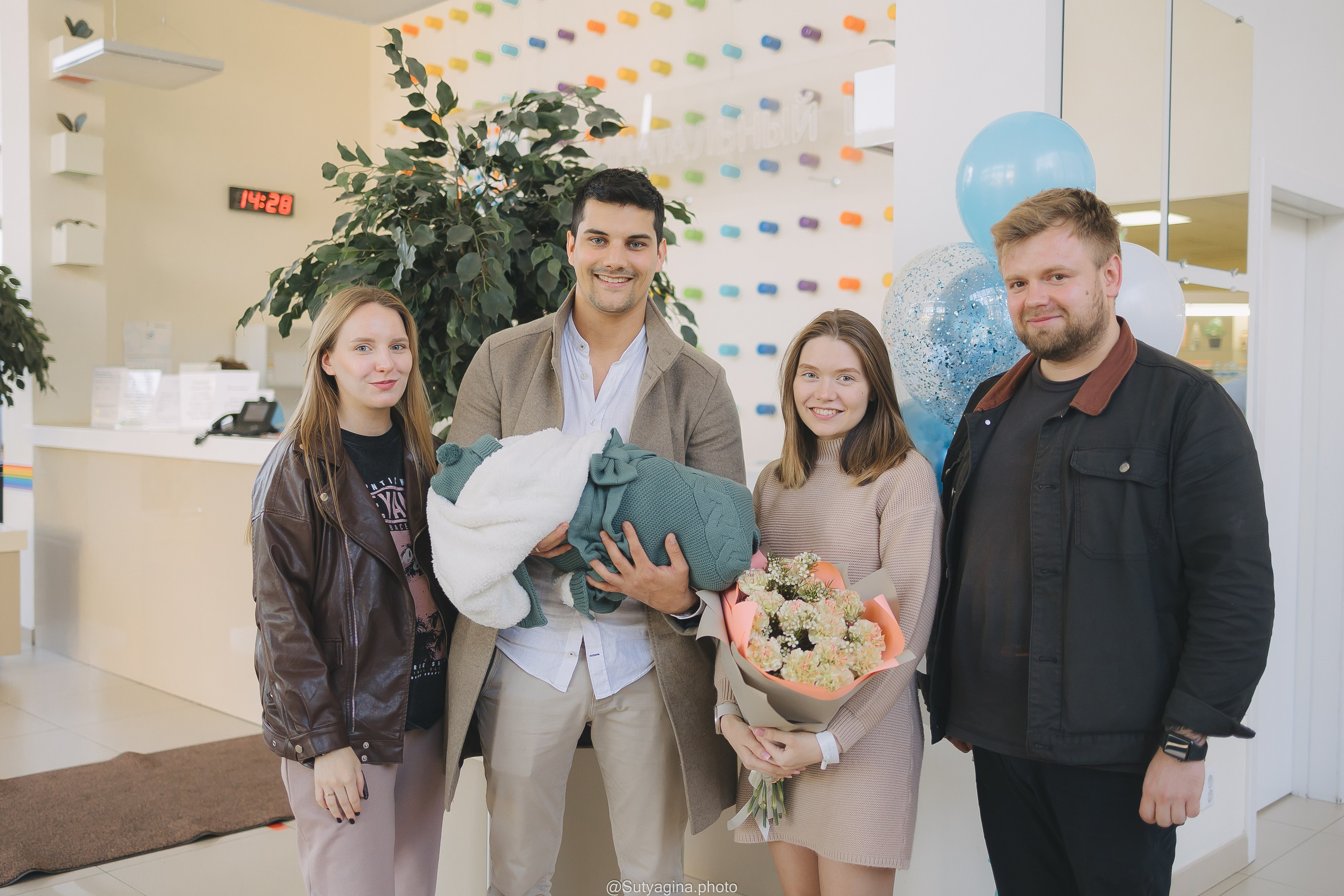 Выписка из роддома. Свадебный и женский фотограф