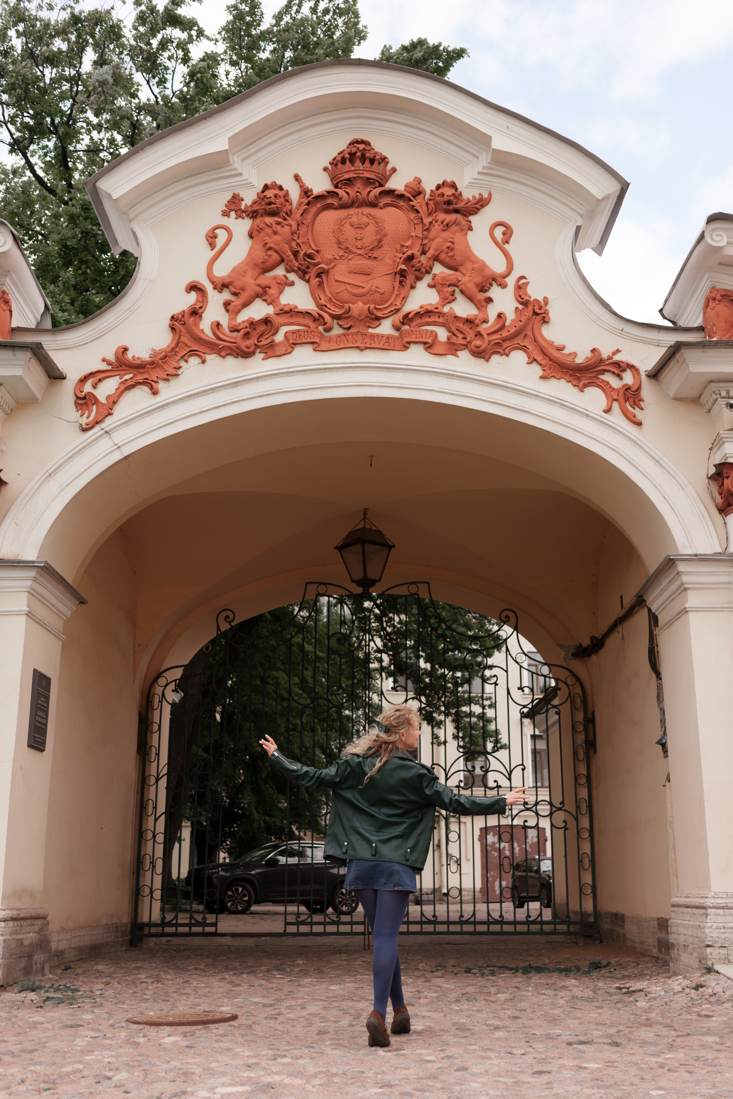 Фотосессия в проходных дворах и неклассическом центре СПб | Лена Голубева