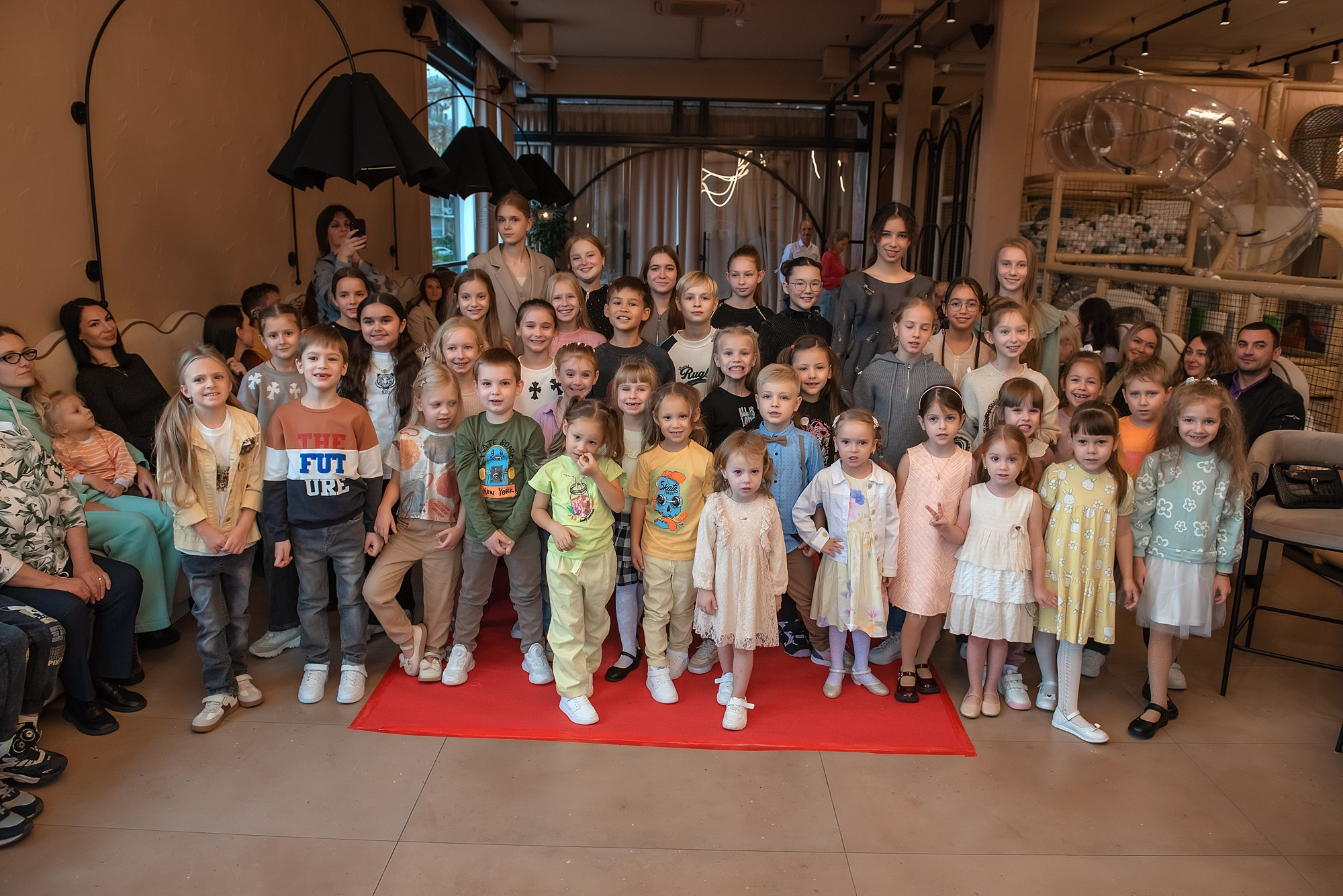 HAPPYkids дефиле в день мамы. Семейный и коммерческий фотограф в Сочи Александр Бодунов
