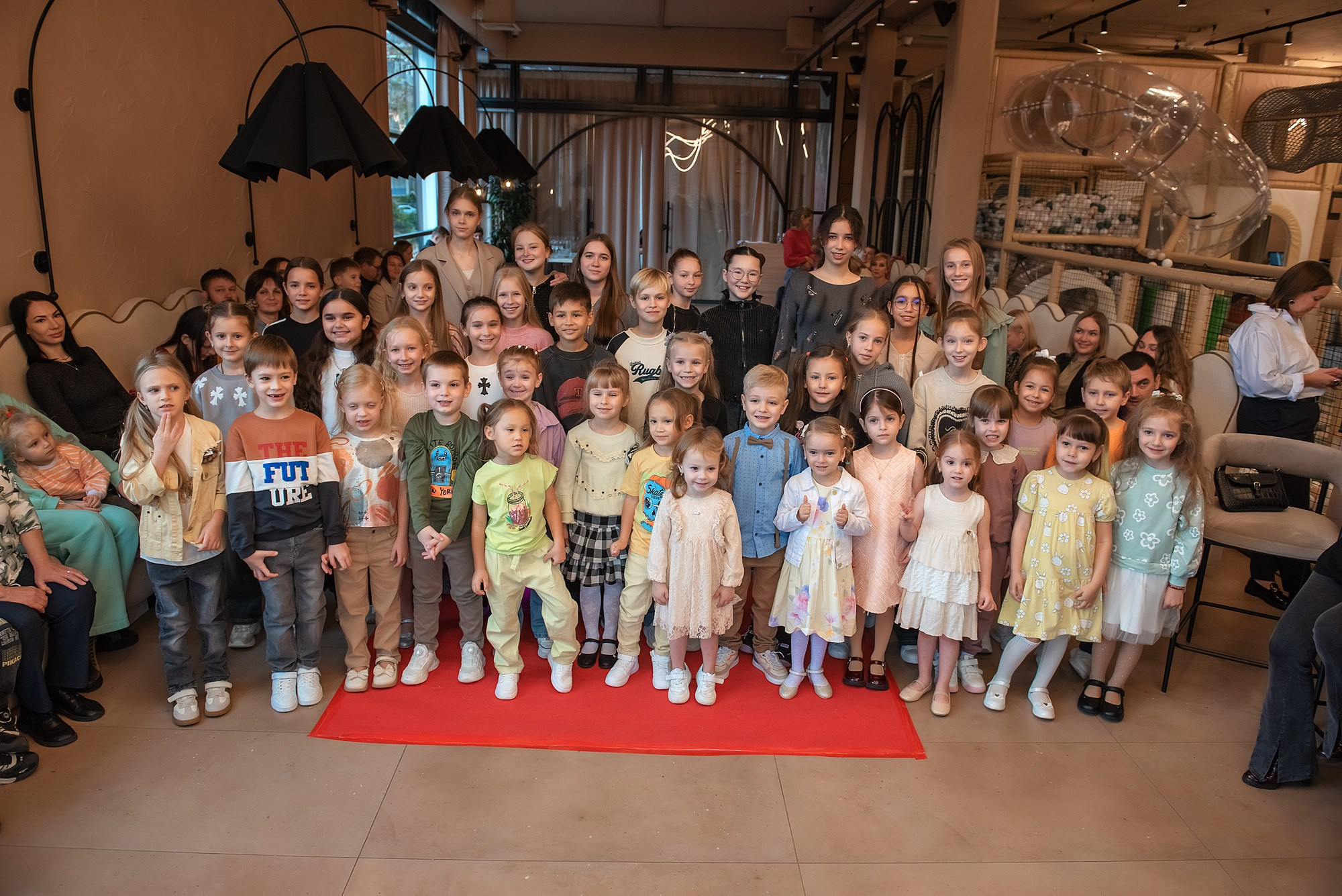 HAPPYkids дефиле в день мамы. Семейный и коммерческий фотограф в Сочи Александр Бодунов