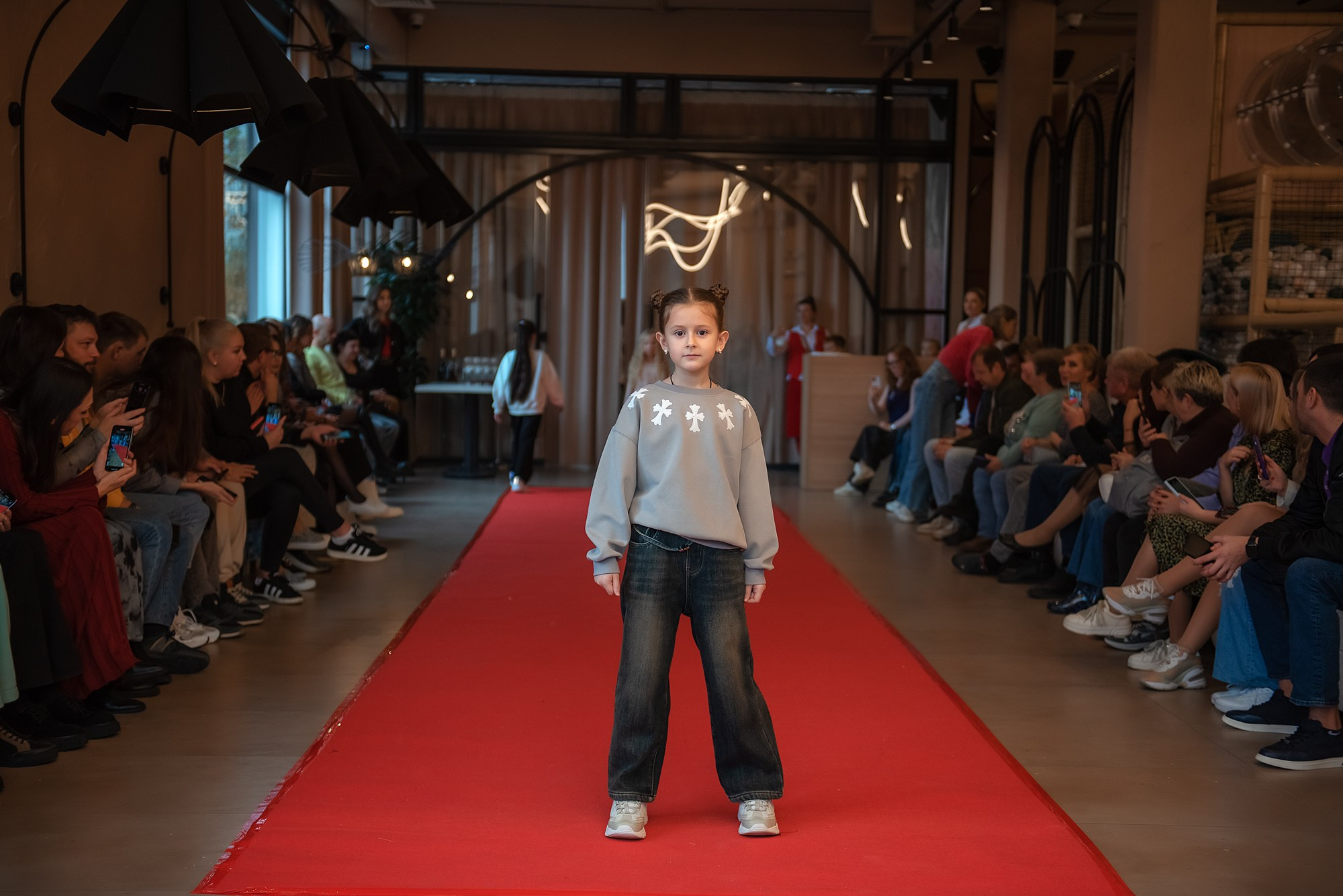 HAPPYkids дефиле в день мамы. Семейный и коммерческий фотограф в Сочи Александр Бодунов