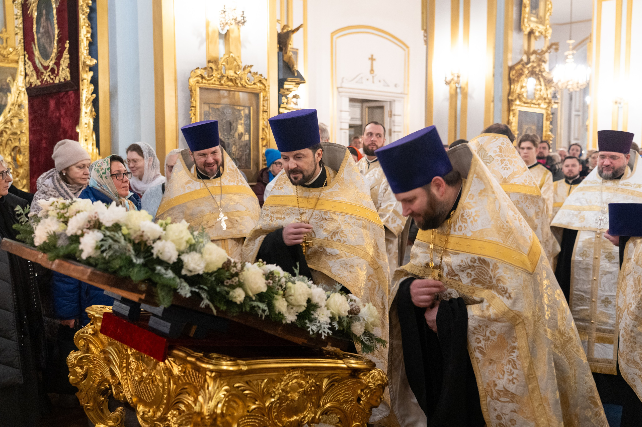 Праздничное бдение в Николо-Богоявленском морском соборе. НИКОЛО-БОГОЯВЛЕНСКИЙ МОРСКОЙ СОБОР