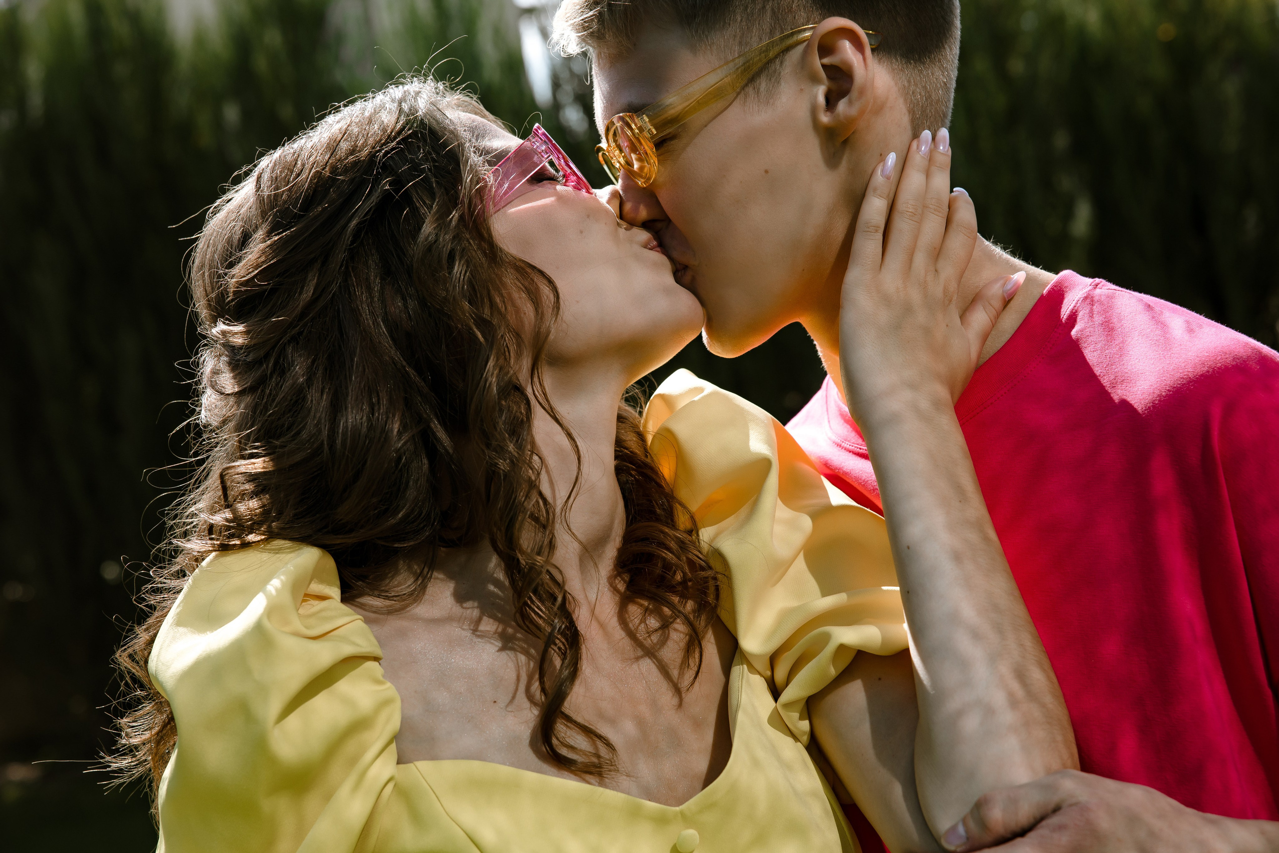 Яркая неоновая свадебная фотосессия в «Нет на карте». Свадебный и семейный фотограф в Самаре и Тольятти | Елена Топанцева