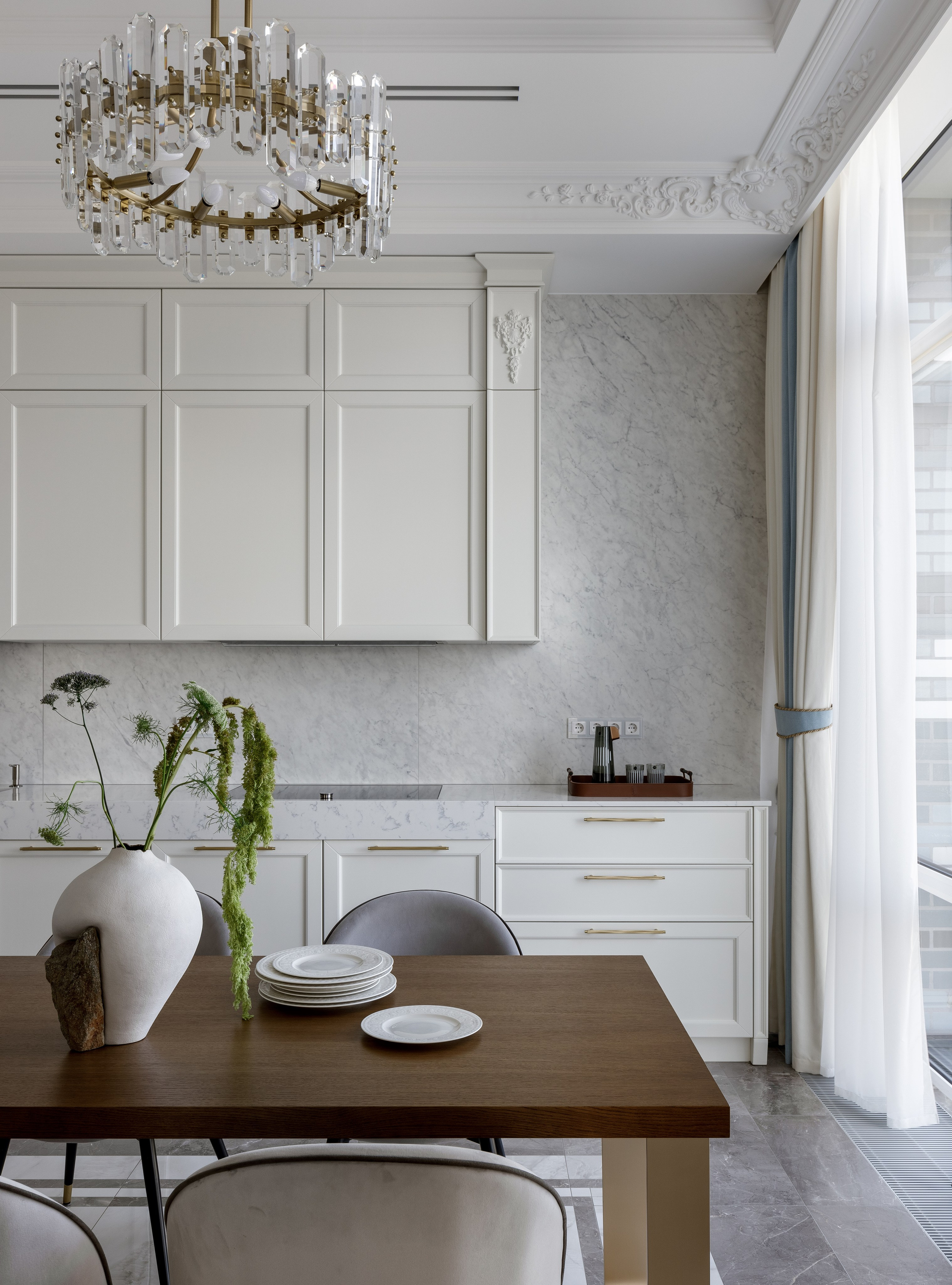 светлая кухня 