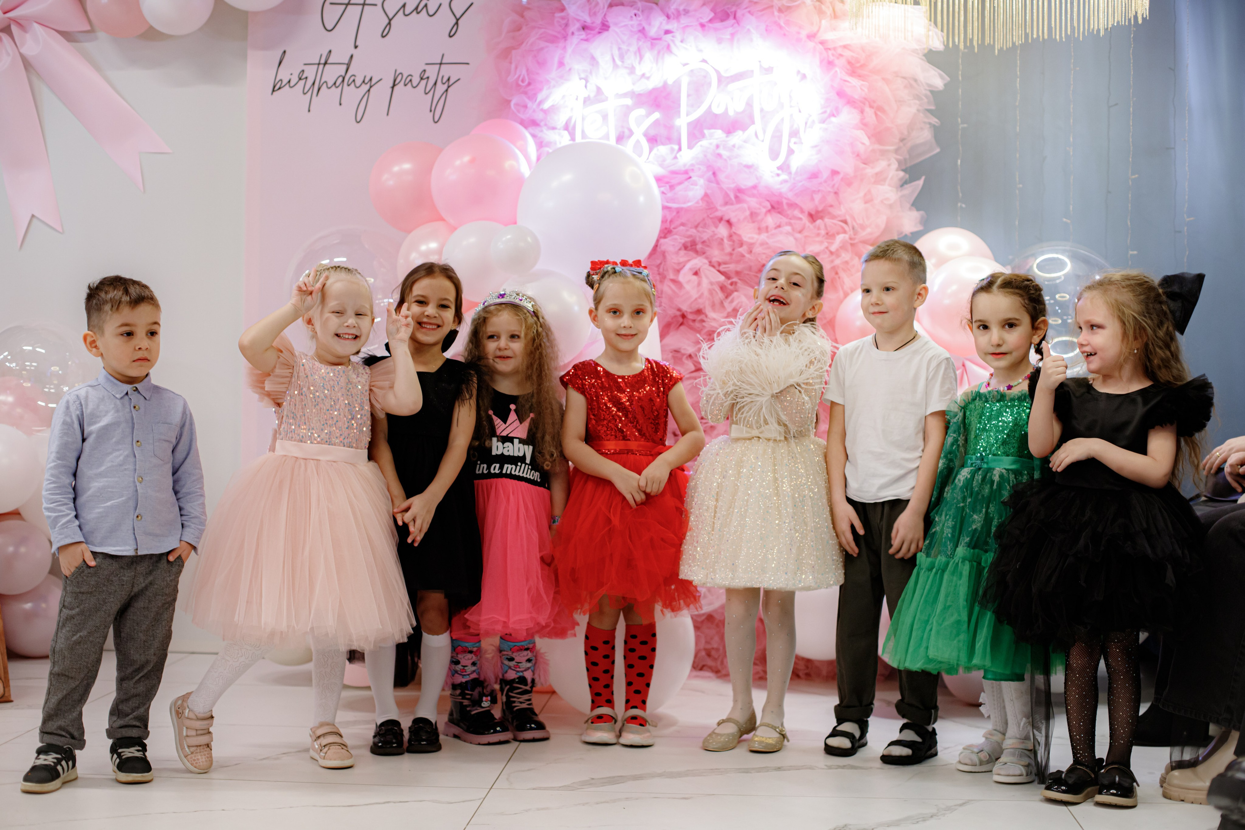 ASIA'S BIRTHDAY PARTY. Photokarish